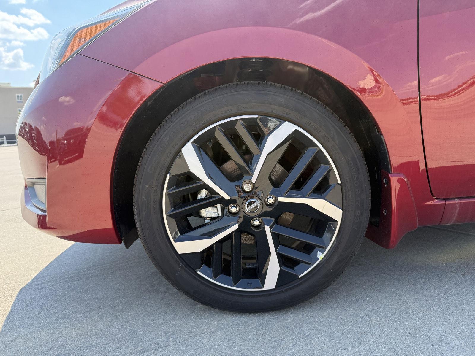 2025 Nissan Versa SR photo 3