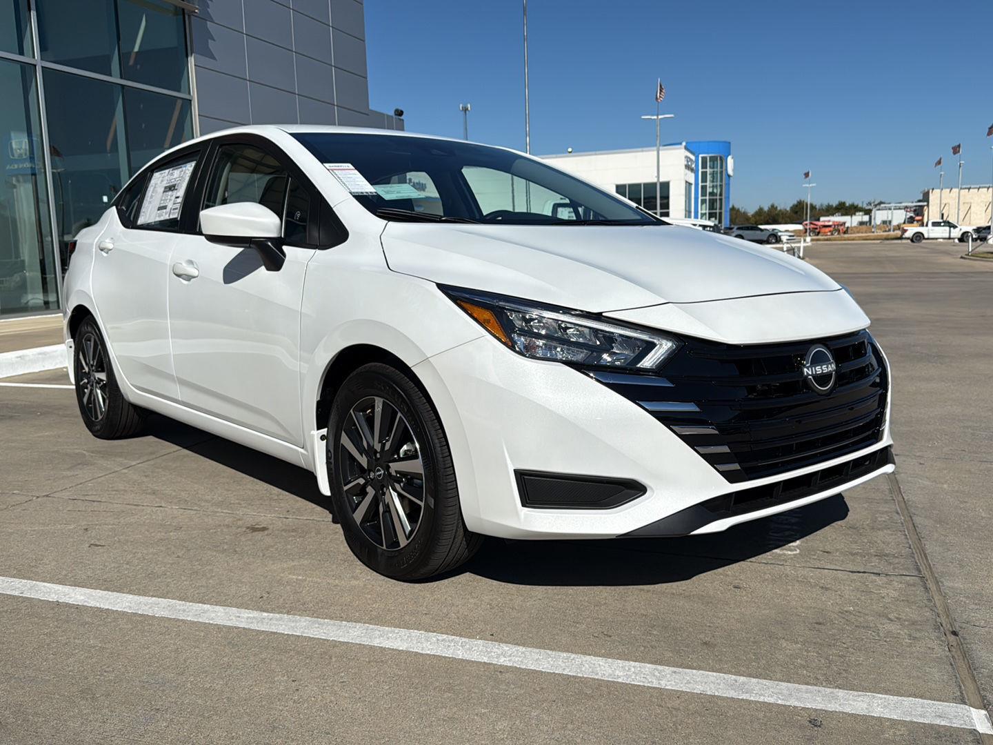 2025 Nissan Versa SV photo 4