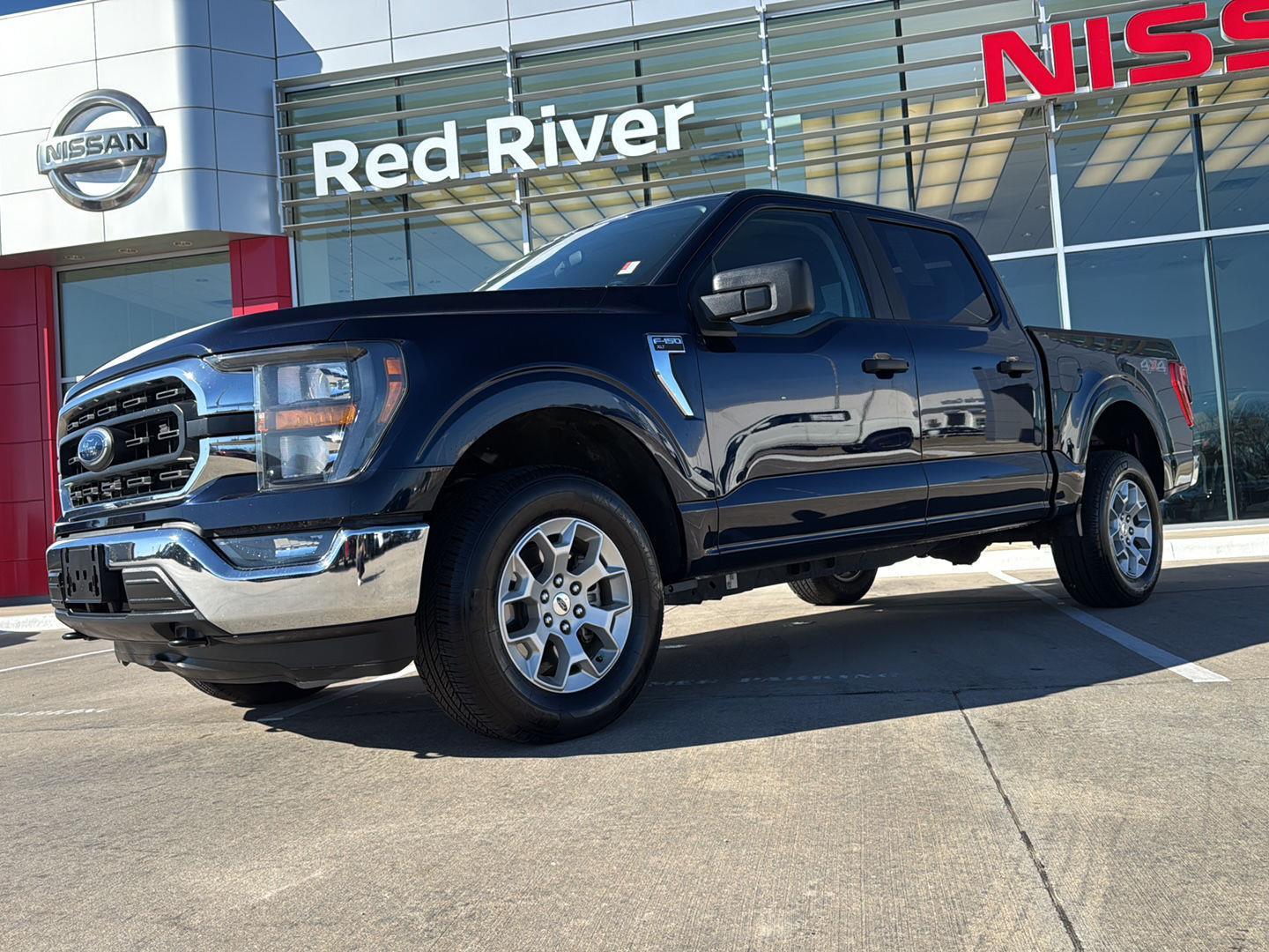 2023 Ford F-150 XLT photo 2