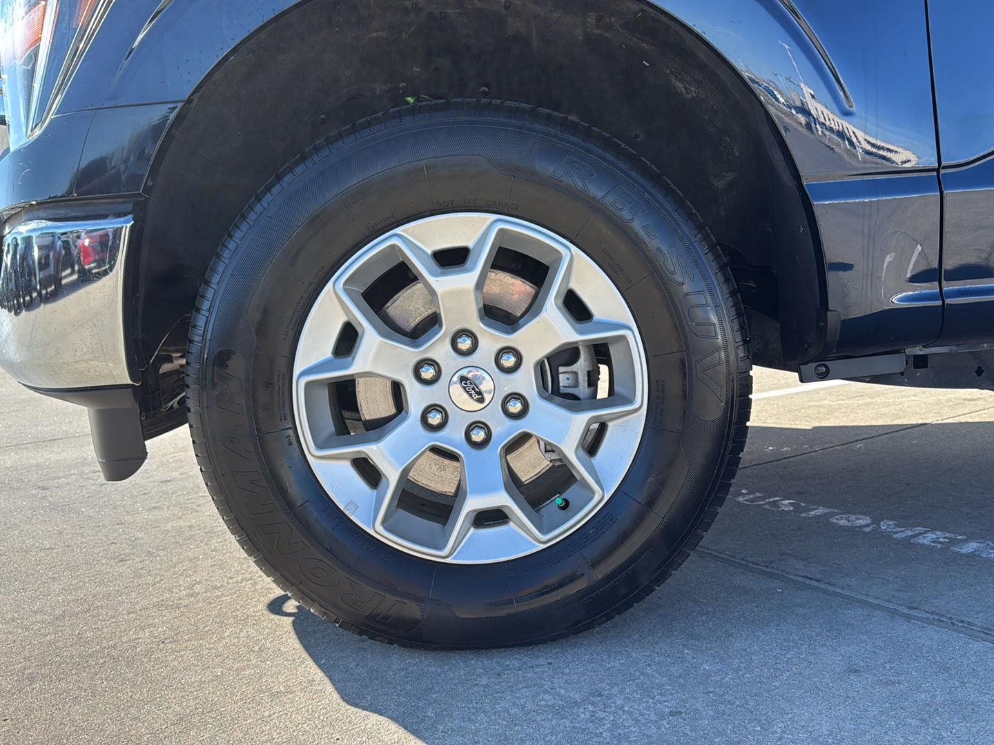 2023 Ford F-150 XLT photo 3