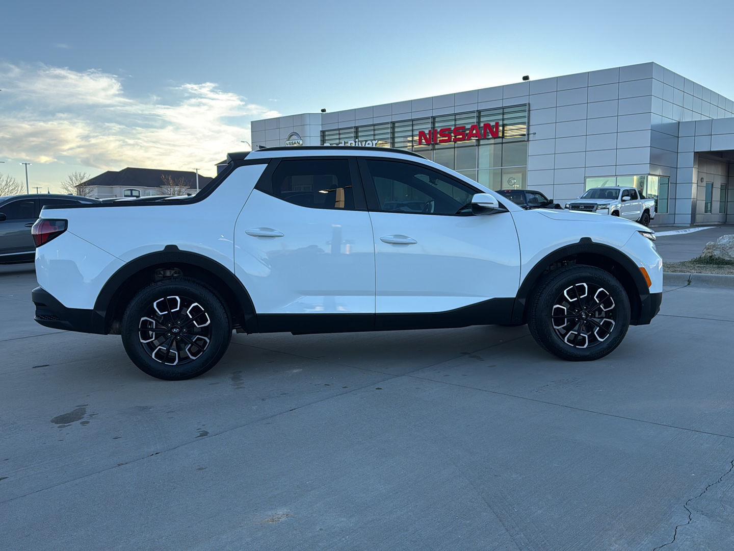 View vehicle photo 7