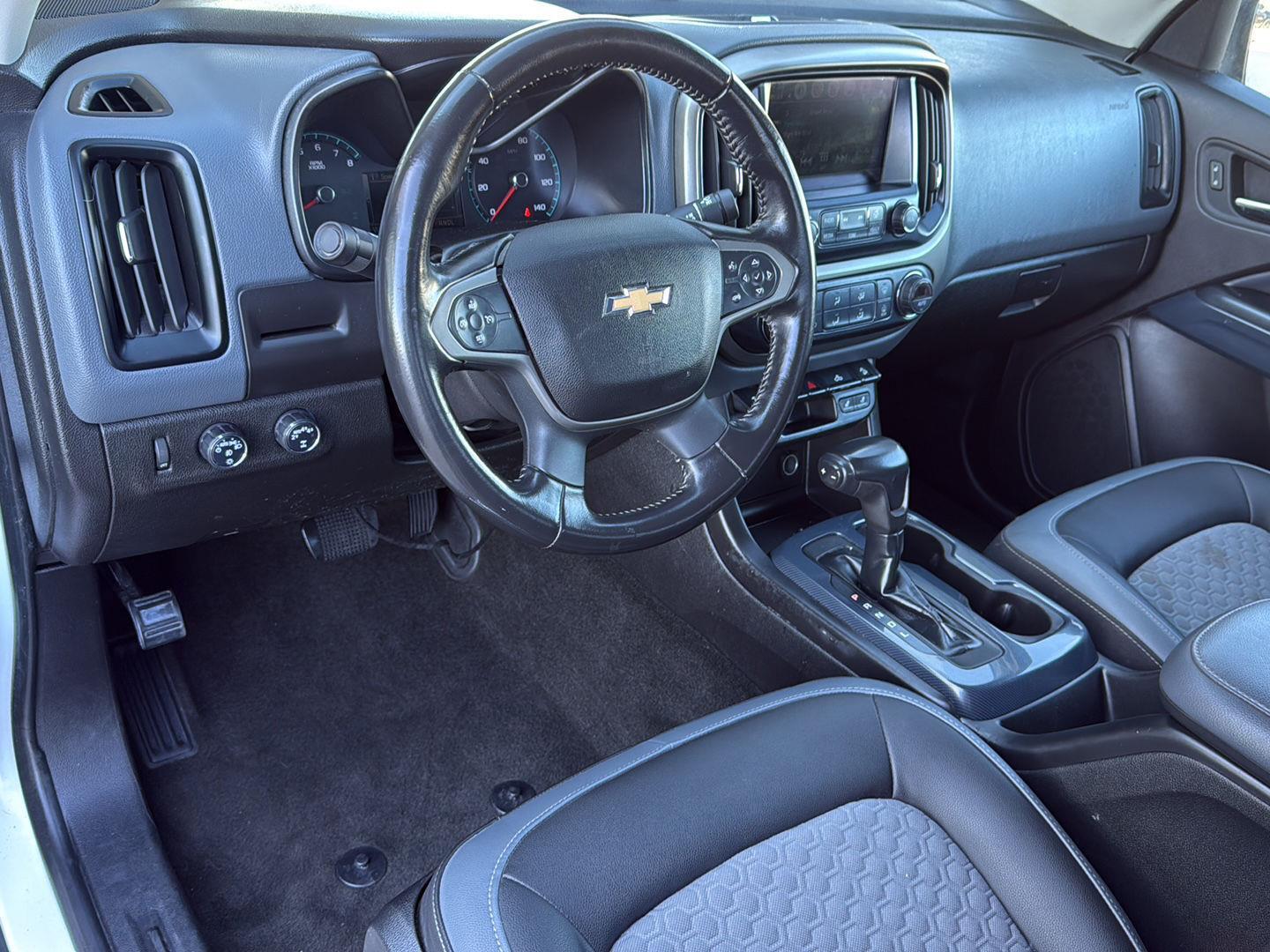 View vehicle photo 4