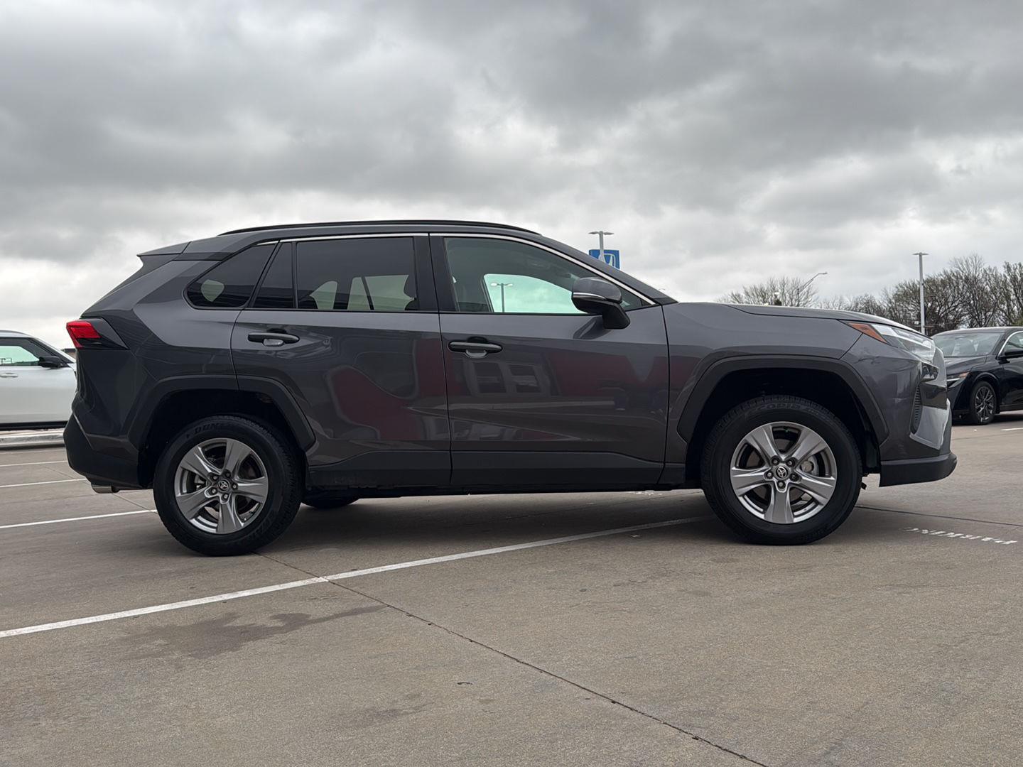 View vehicle photo 7