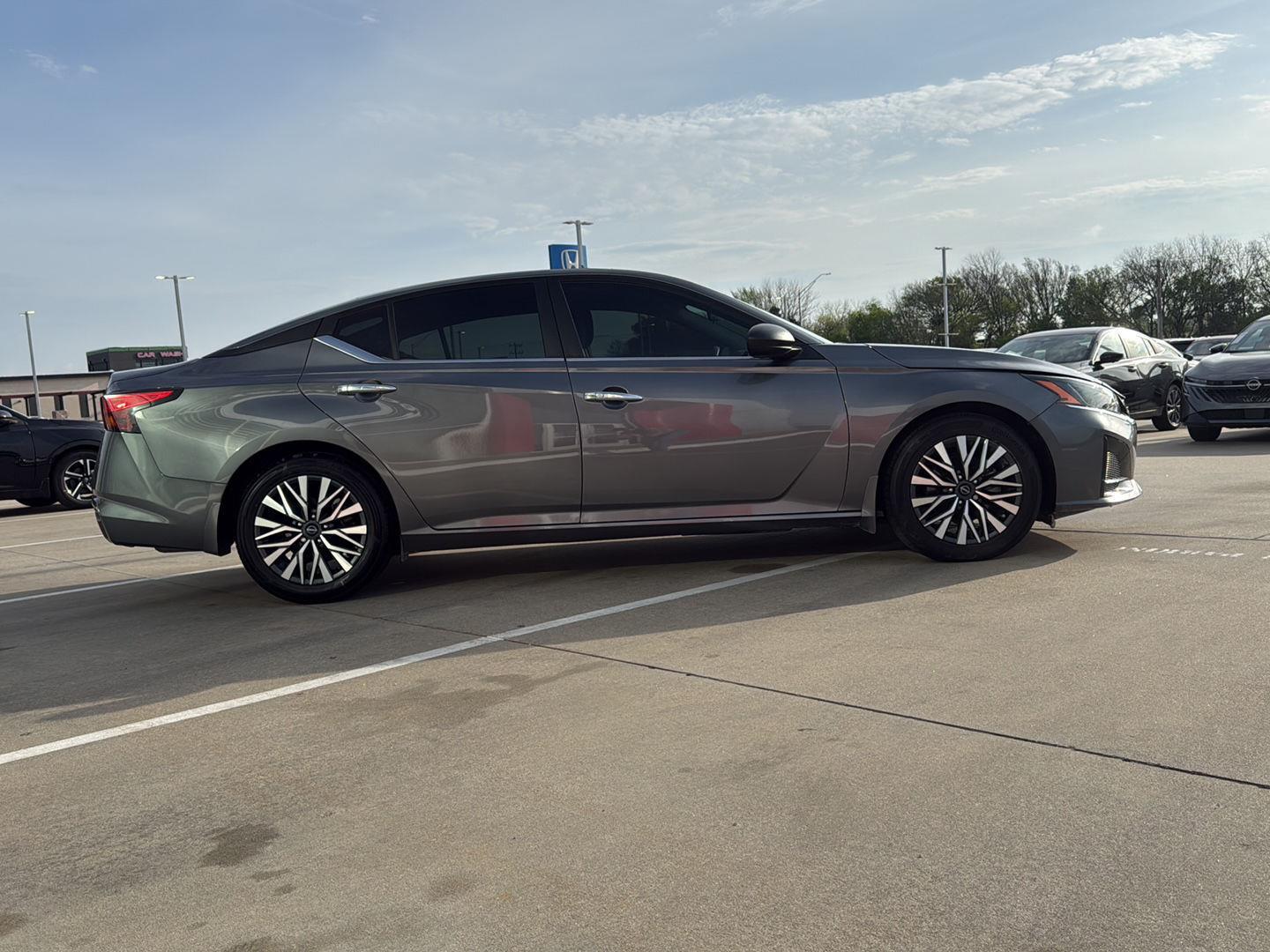 View vehicle photo 6