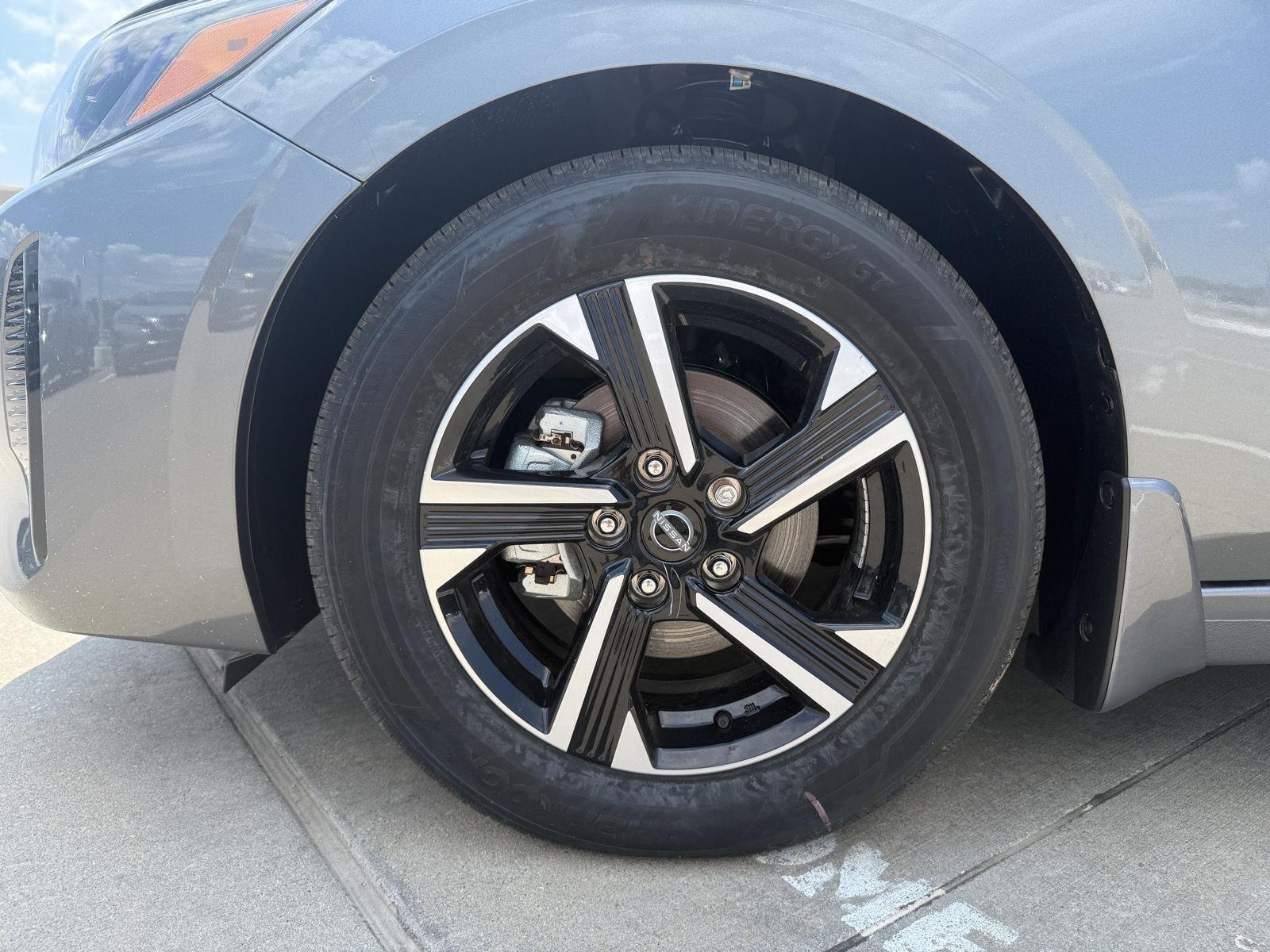 2025 Nissan Sentra SV CVT's photo