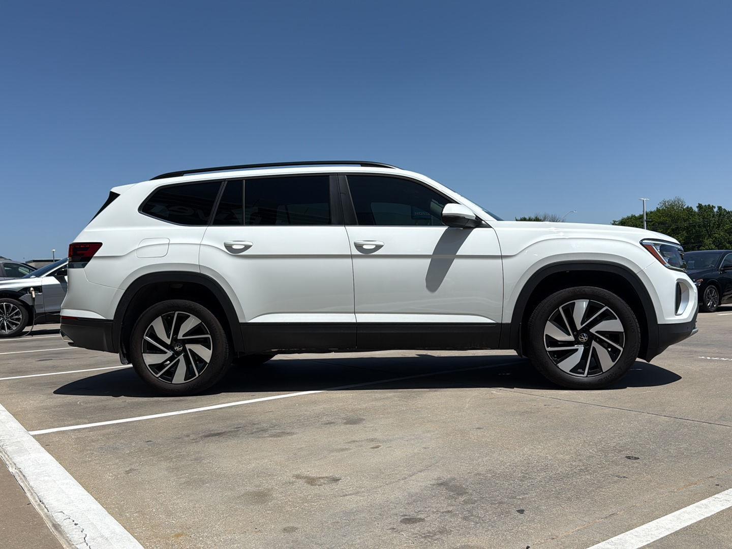 View vehicle photo 7