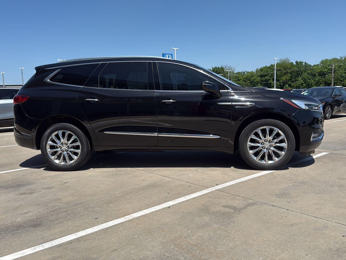 View vehicle photo 7