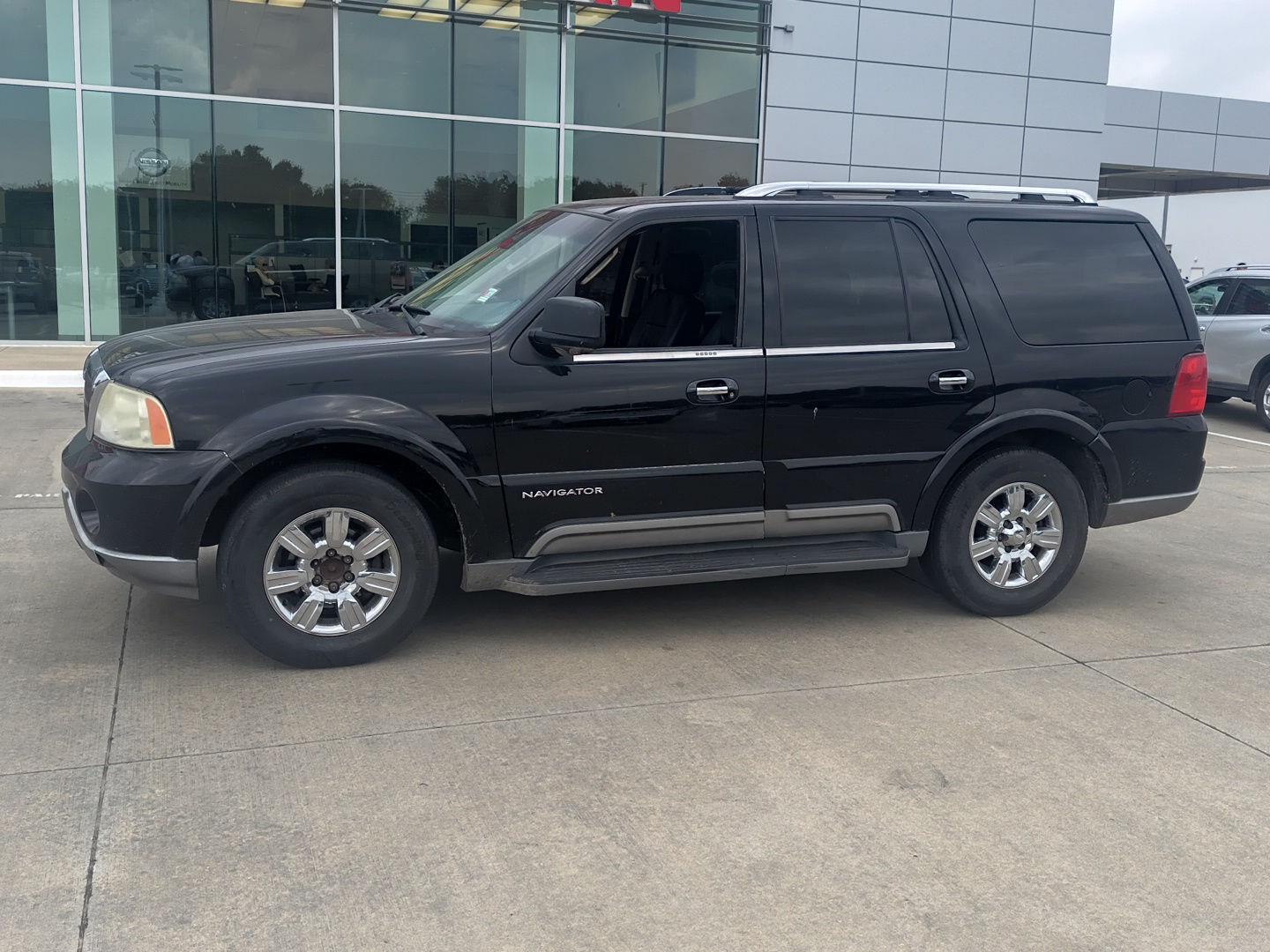 2003 Lincoln Navigator's photo