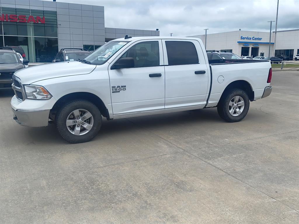 2022 RAM 1500 Classic SLT 4x4 Crew Cab 5'7's photo