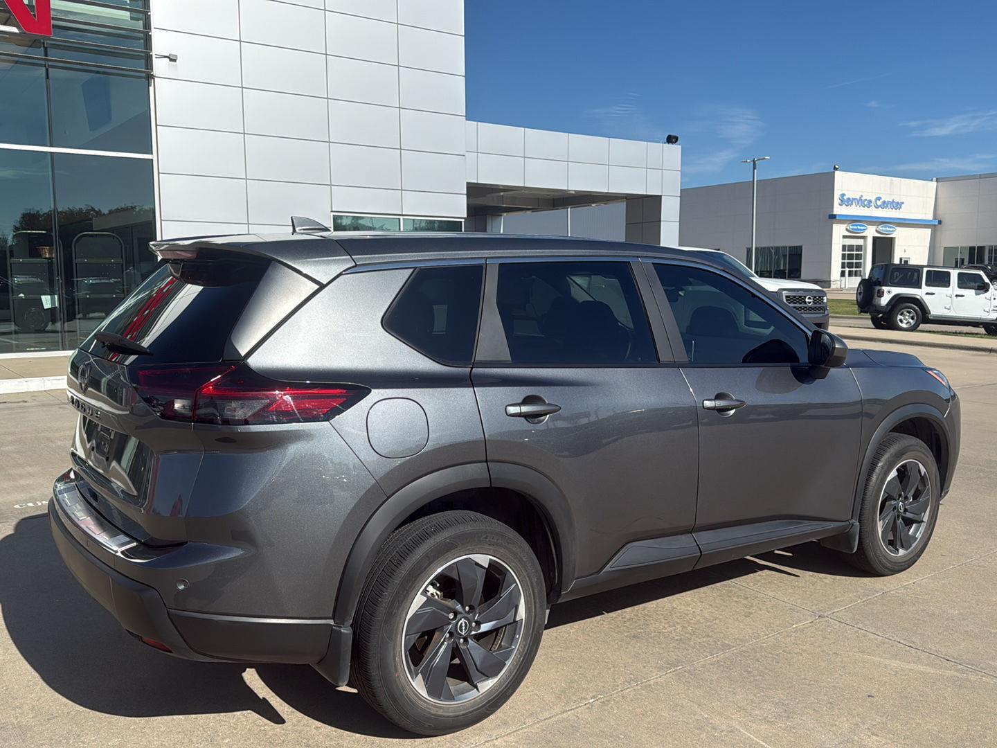 2025 Nissan Rogue SV FWD's photo