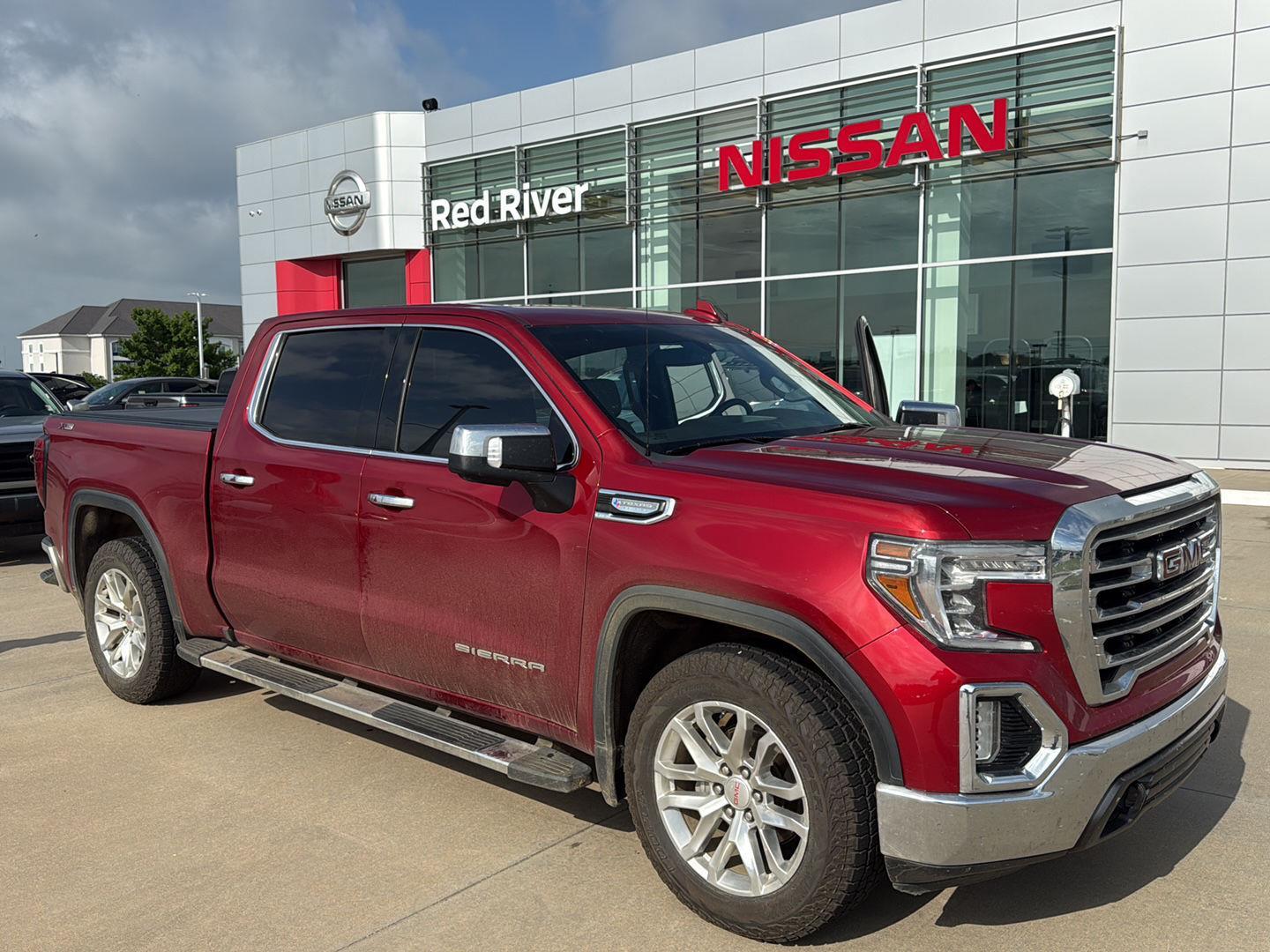 2021 GMC Sierra 4WD Crew Cab Short Box SLT's photo