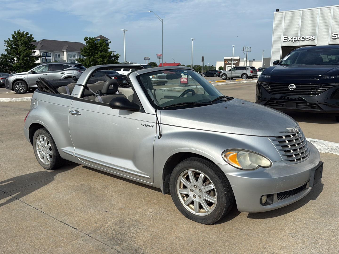 2006 Chrysler PT Cruiser Touring Convertible's photo