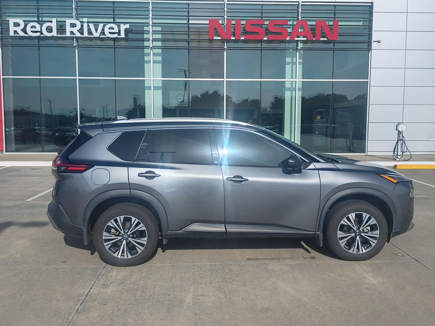 Brilliant Silver Metallic 2021 Nissan Rogue SUV / Crossover Front-Wheel Drive Continuously Variable Transmission