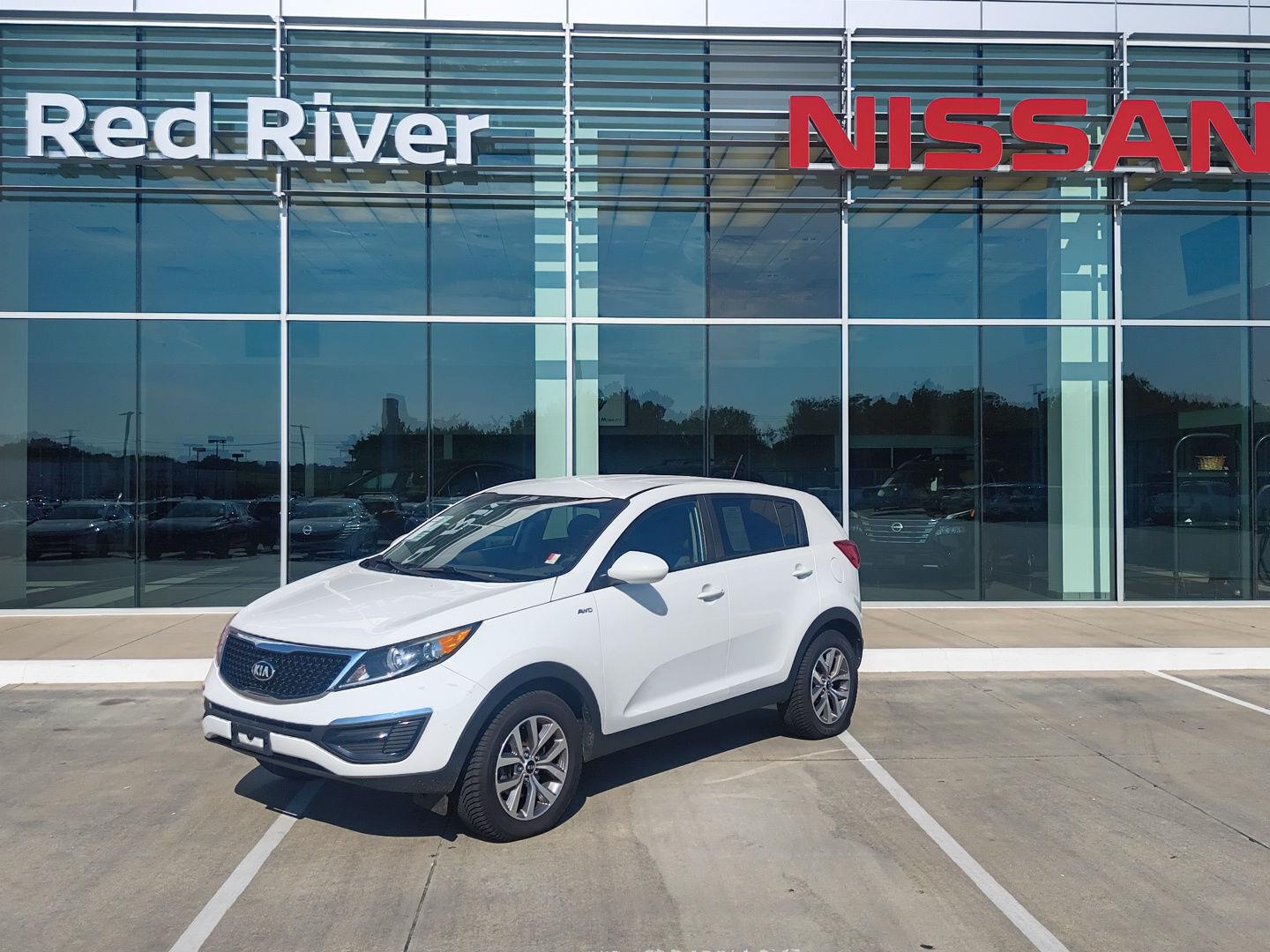 Clear White 2016 Kia Sportage SUV / Crossover All-Wheel Drive 6-Speed Automatic