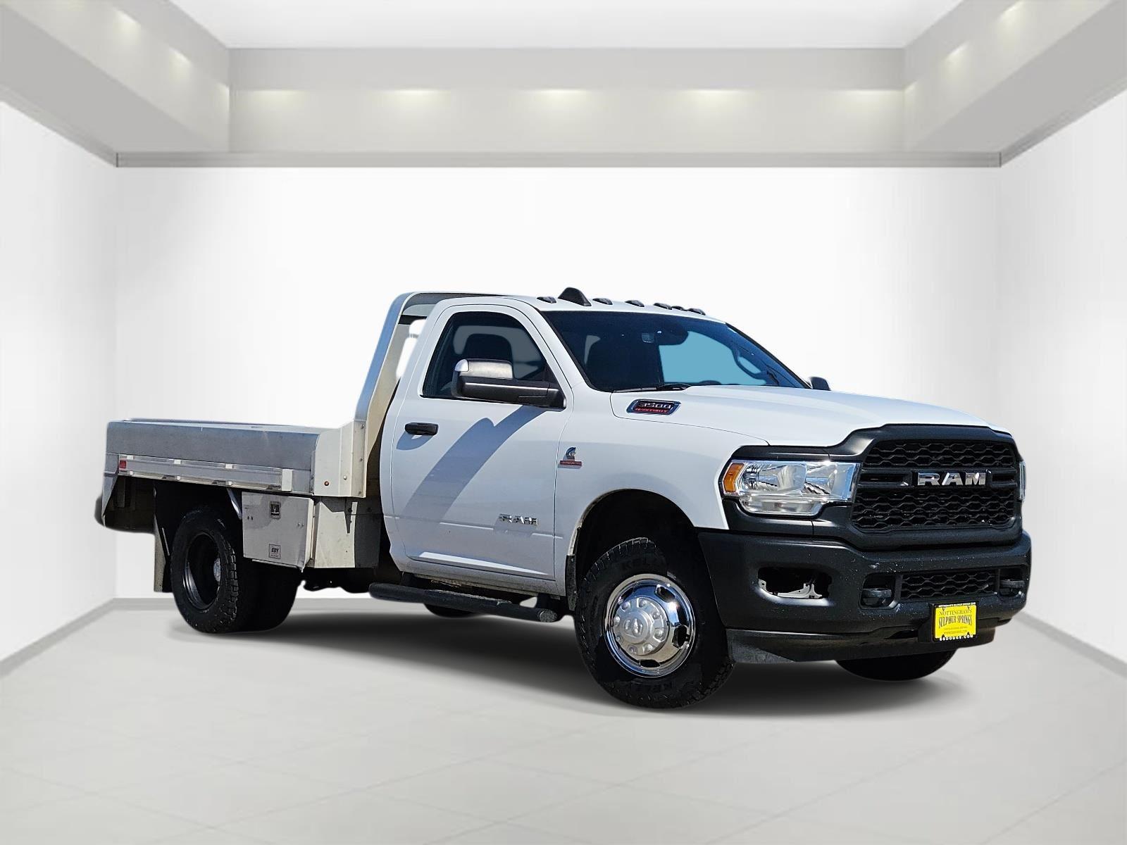 Bright White Clearcoat 2022 RAM 3500 Chassis Pickup Truck Four-Wheel Drive 6-Speed Automatic