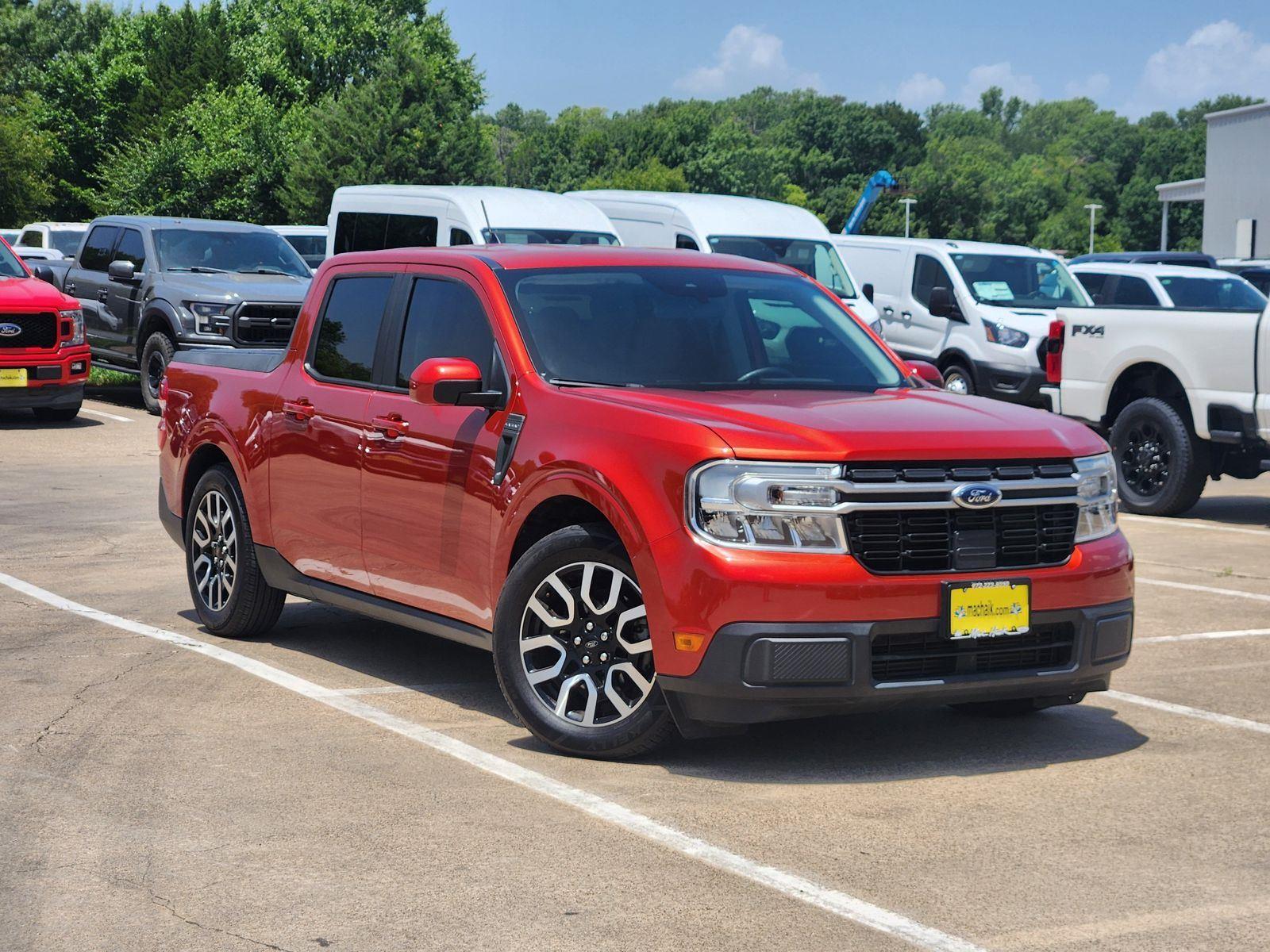 Hot Pepper Red Metallic Tinted Clearcoat 2022 Ford Maverick Pickup Truck Front-Wheel Drive 8-Speed Automatic