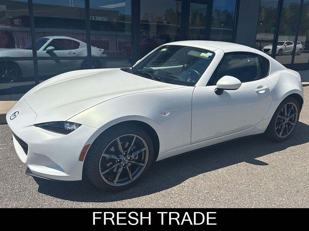Crystal White Pearl 2017 Mazda MX-5 Miata Convertible Rear-Wheel Drive Manual