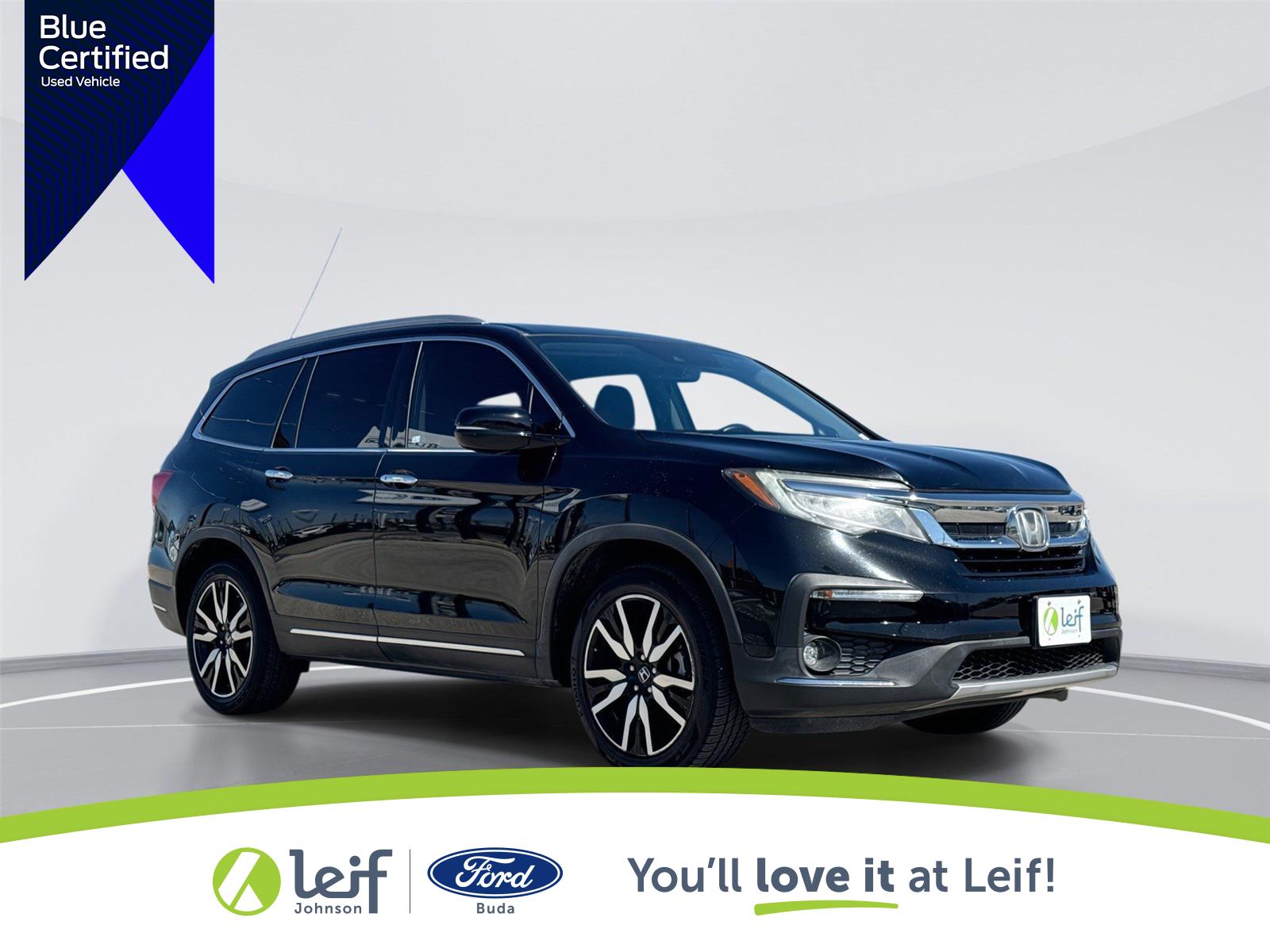 2020 Honda Pilot Touring FWD with Rear Captain's Chairs