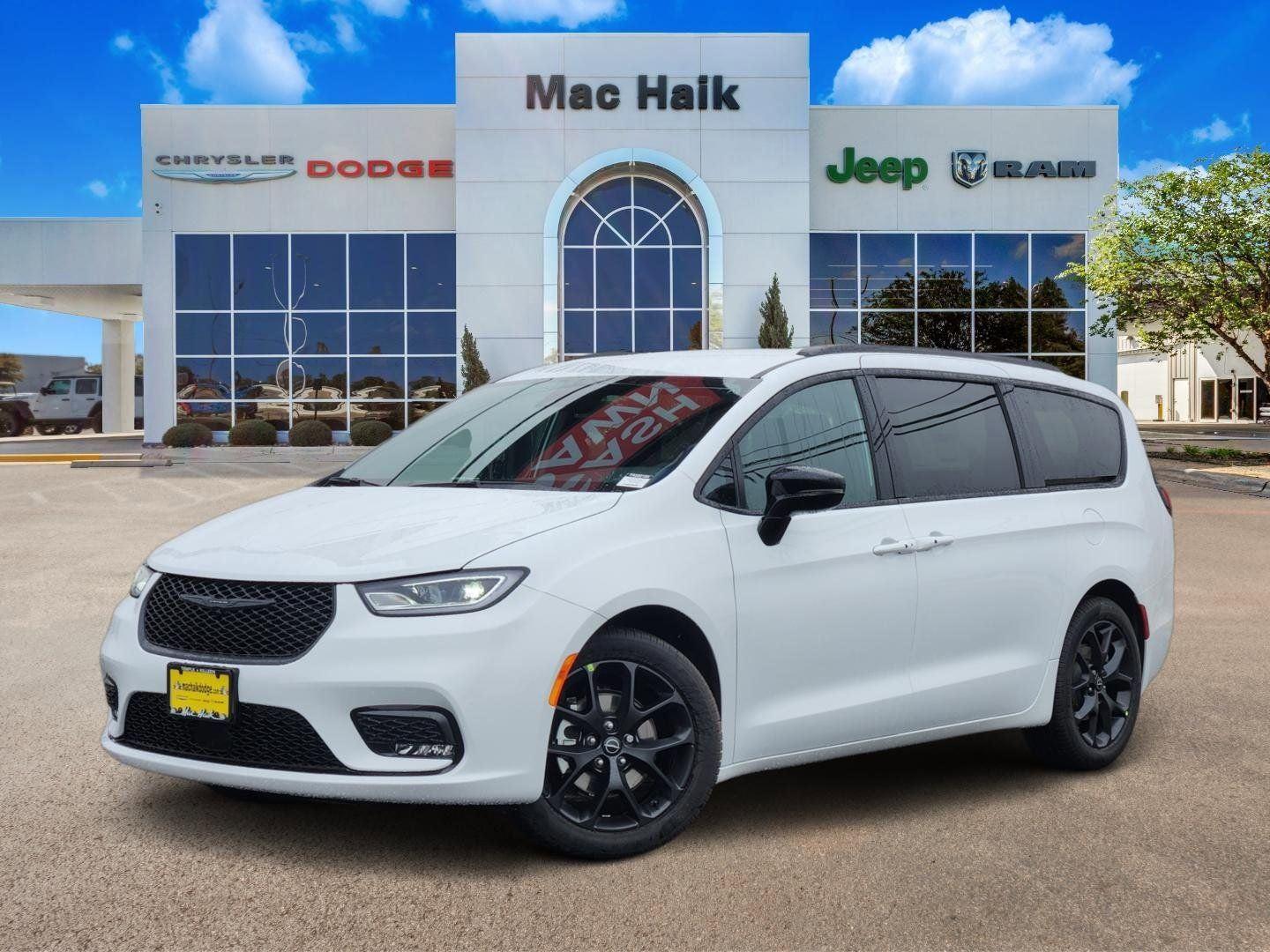 Bright White Clearcoat 2026 Chrysler Pacifica Minivan Front-Wheel Drive 9-Speed Automatic
