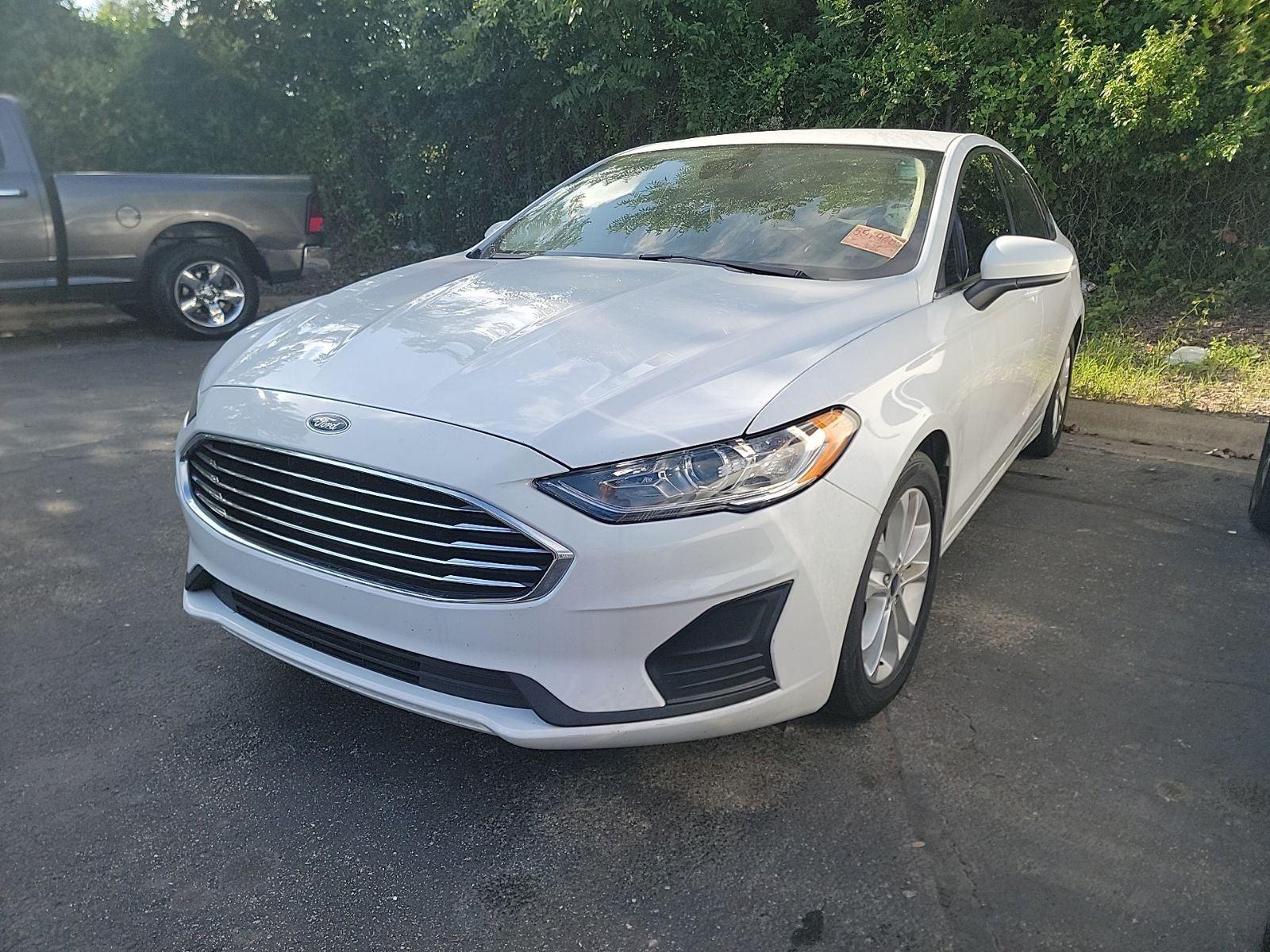 Oxford White 2020 Ford Fusion Sedan Front-Wheel Drive 6-Speed Automatic