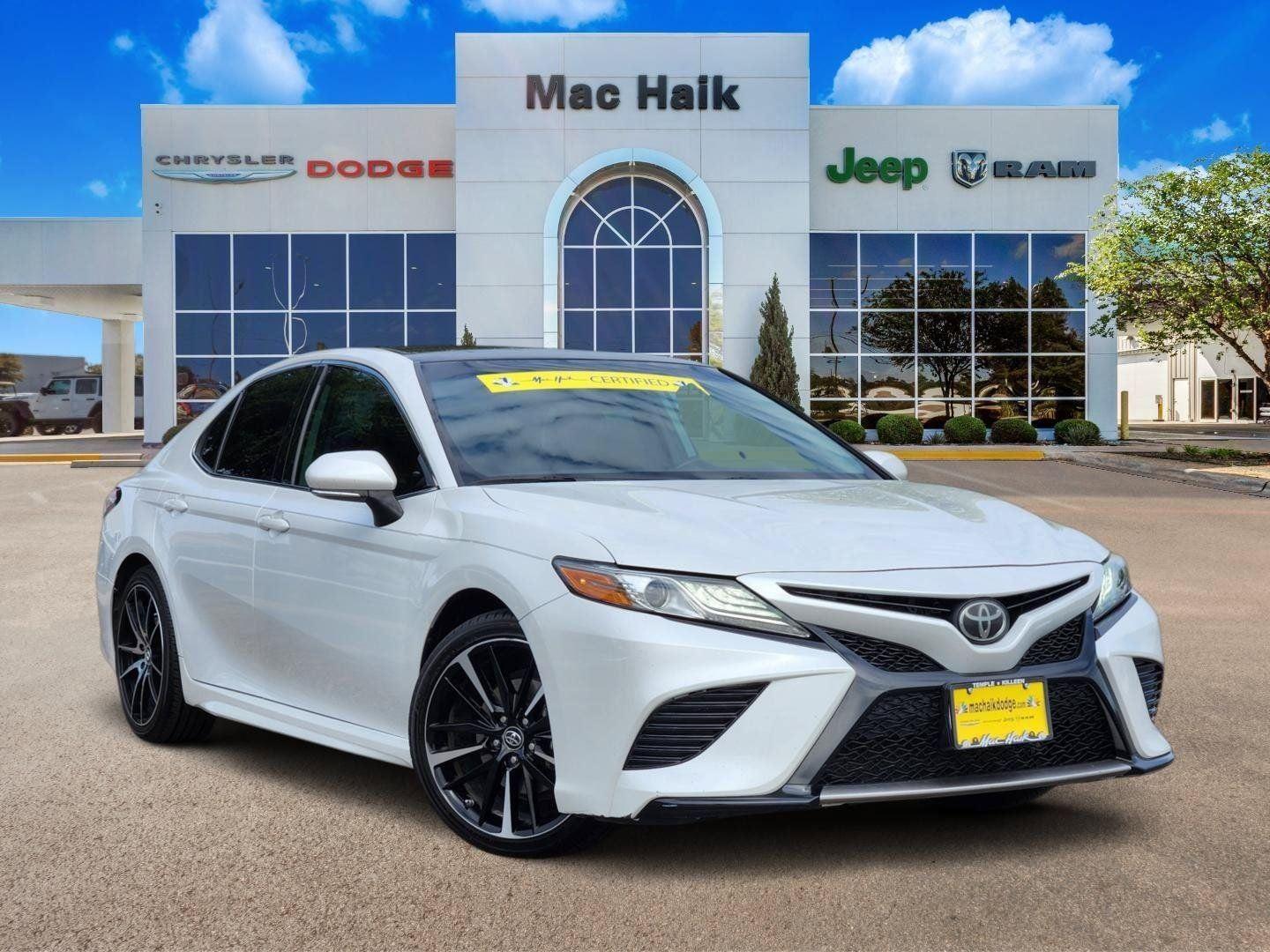 White (Wind Chill Pearl) 2019 Toyota Camry Sedan Front-Wheel Drive 8-Speed Automatic