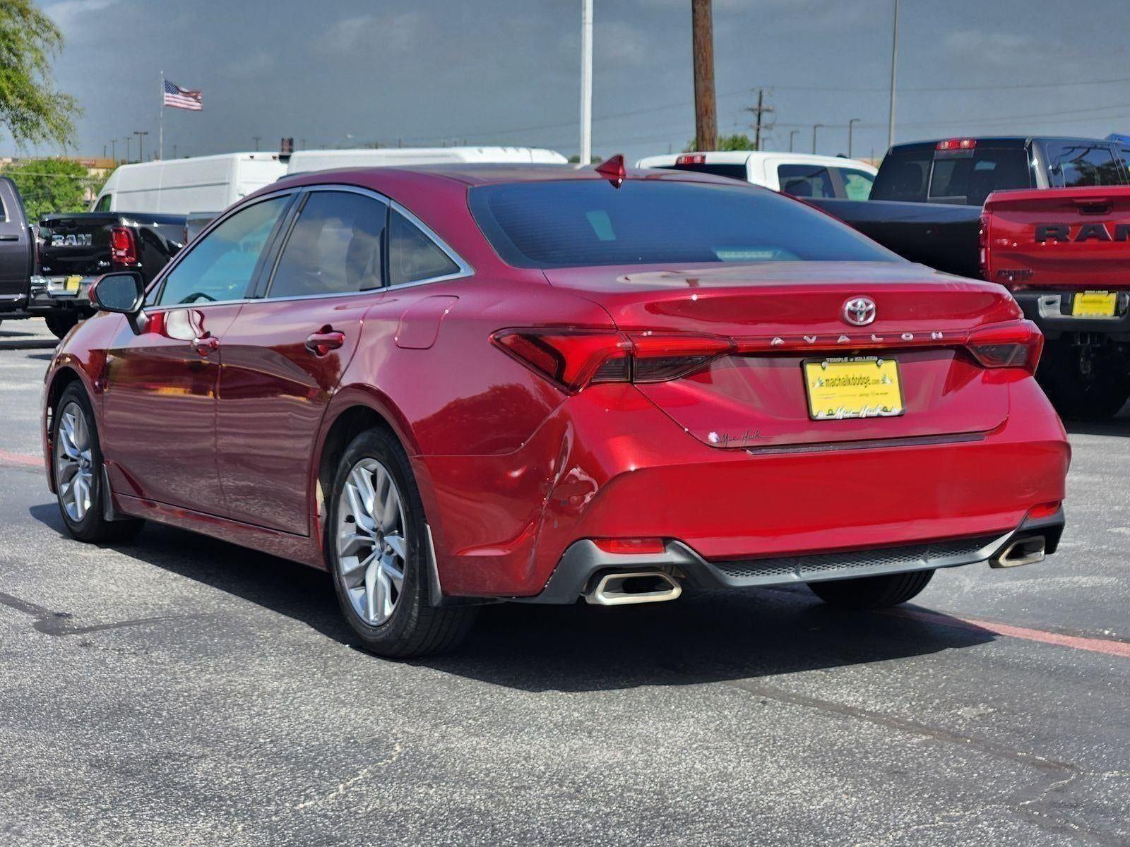 View vehicle photo 7