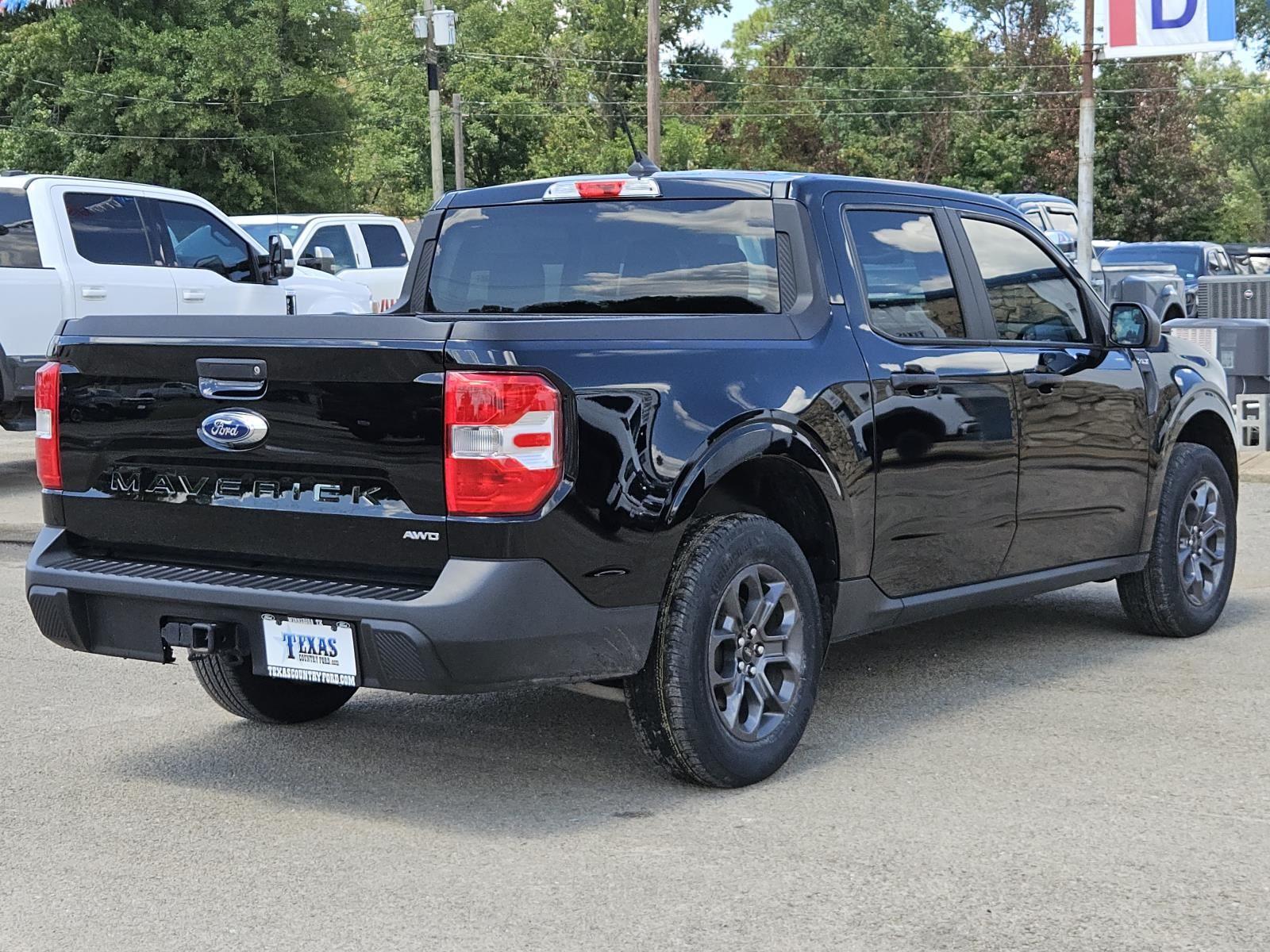 2022 Ford Maverick XLT photo 2