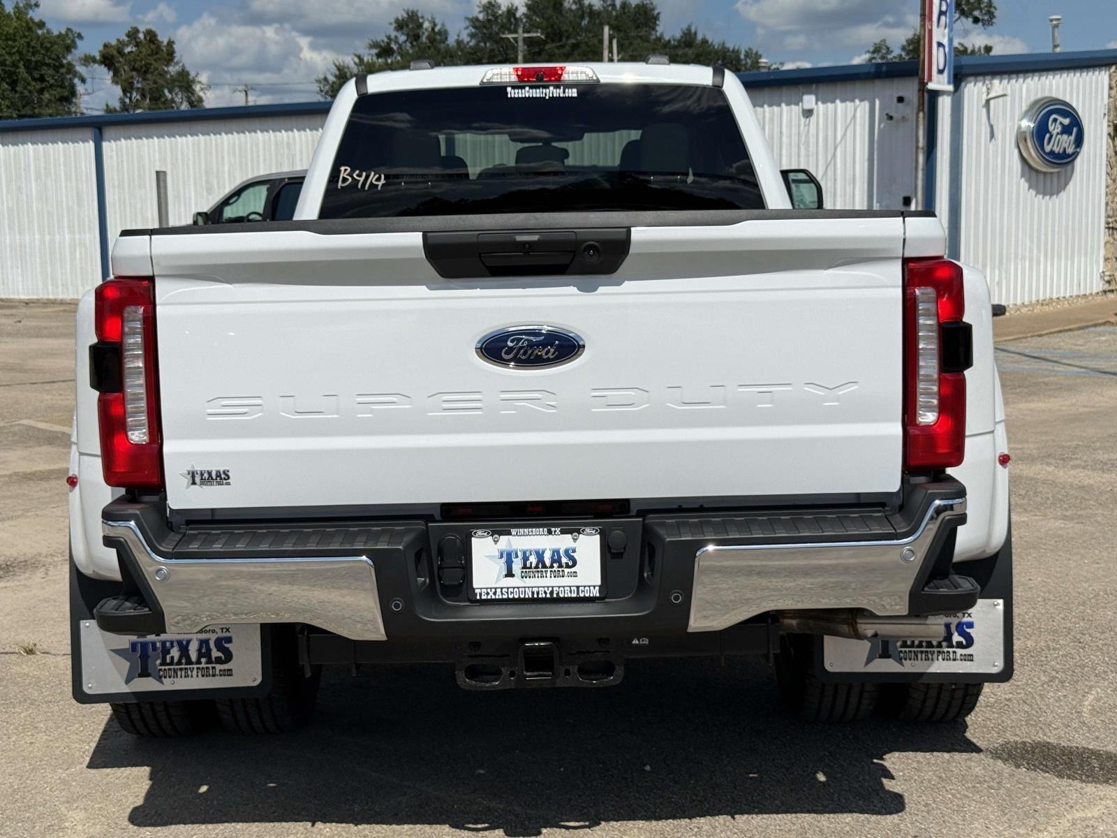 2026 Ford F-350 XLT photo 3