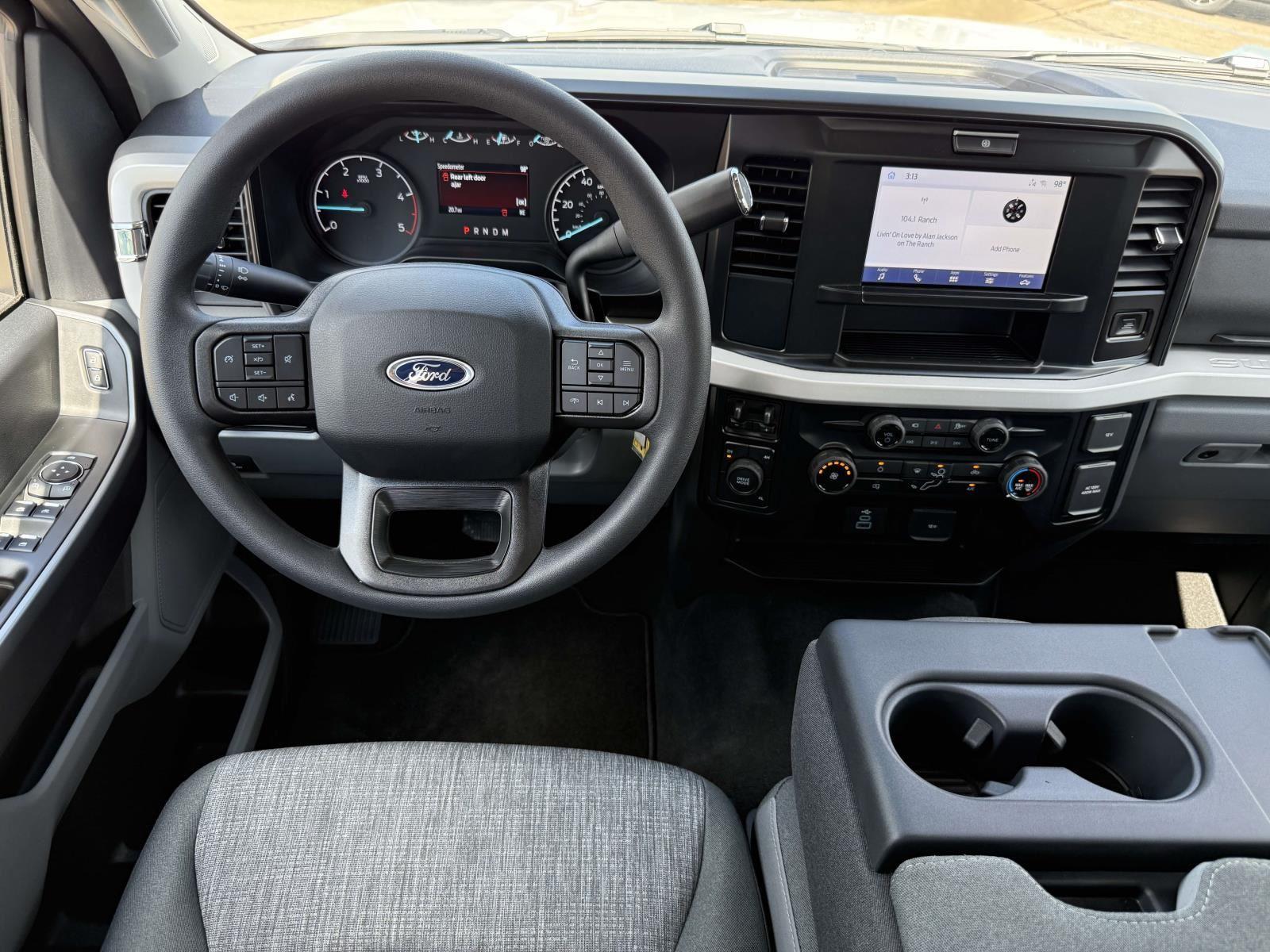 2026 Ford F-350 XLT photo 6