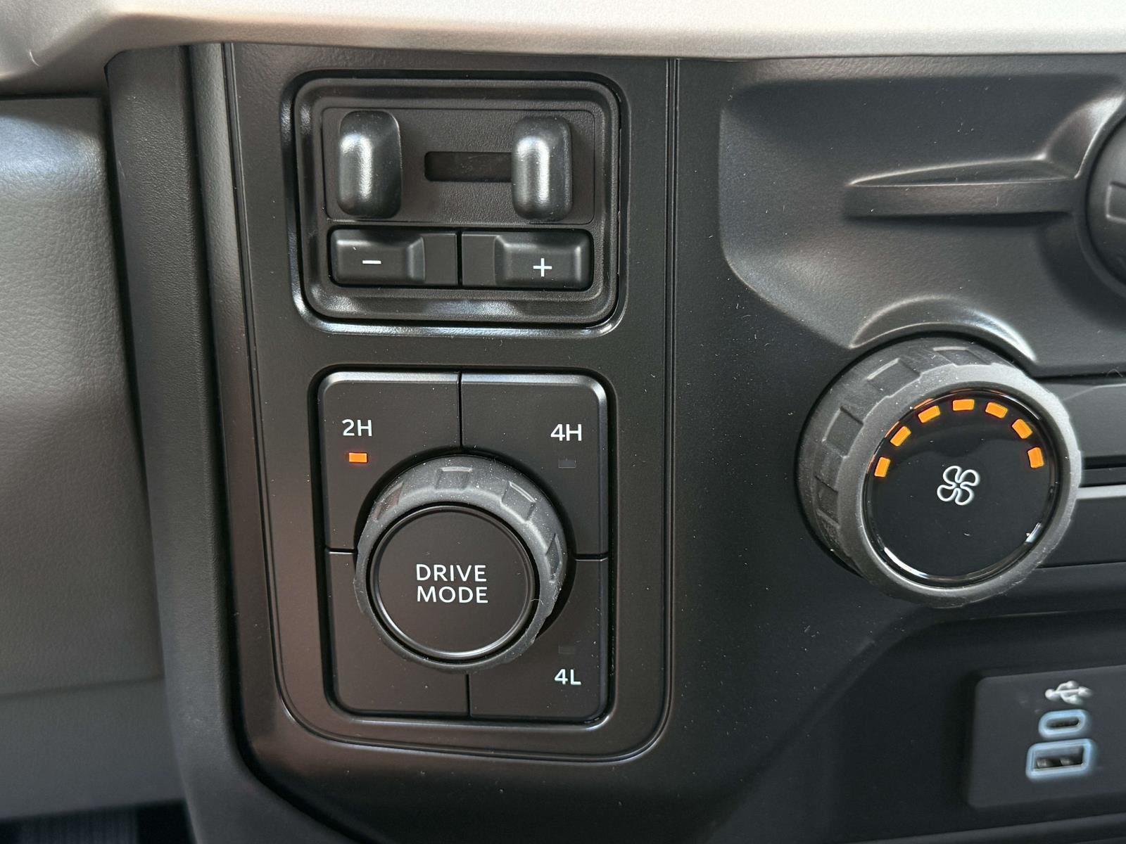 2026 Ford F-350 XLT photo 10