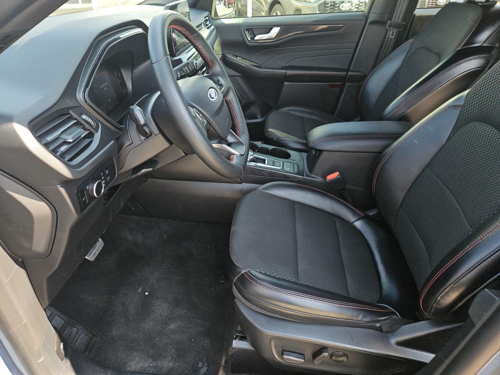 2024 Ford Escape ST-Line photo 16