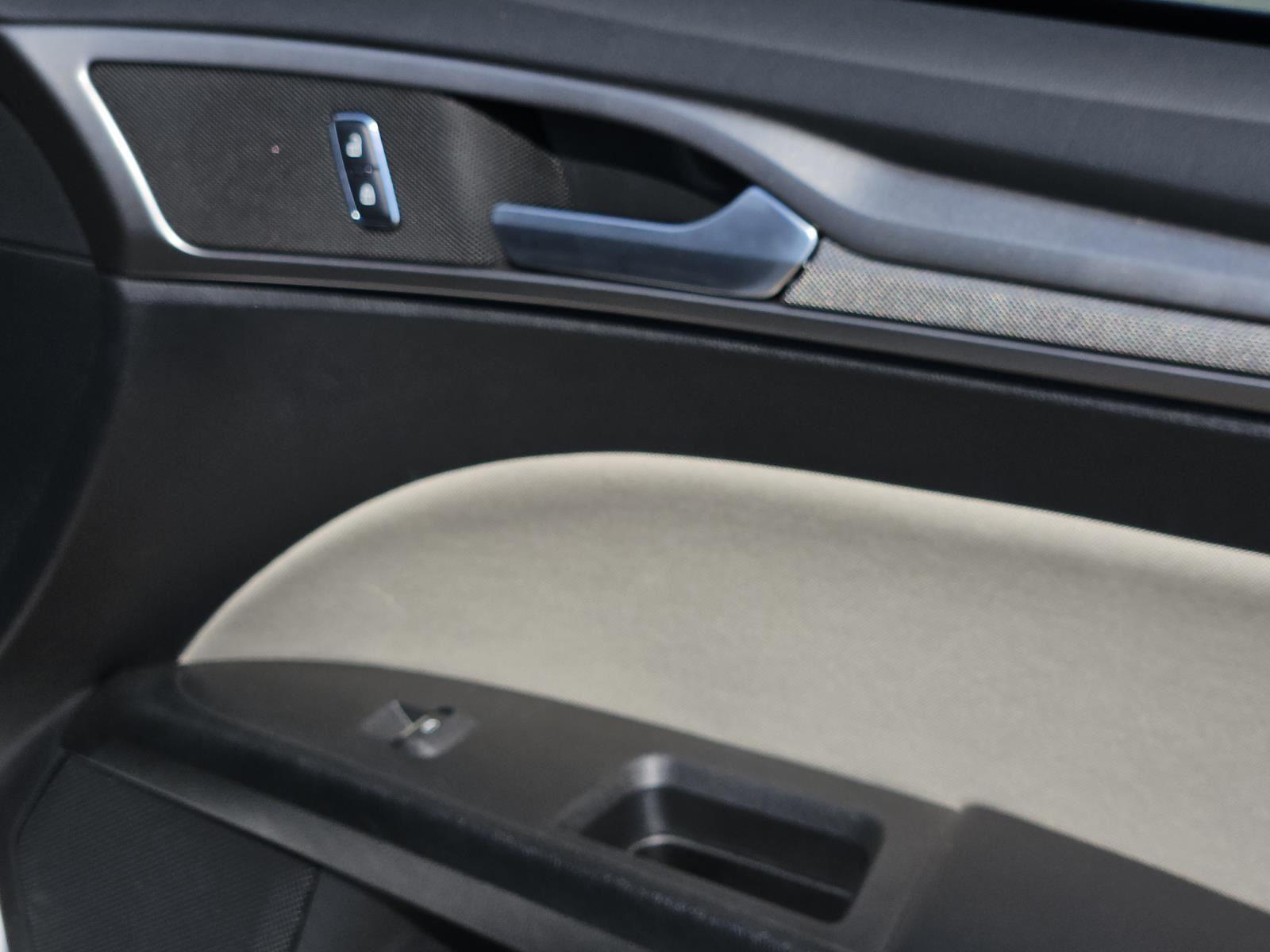2018 Ford Fusion Hybrid S photo 29