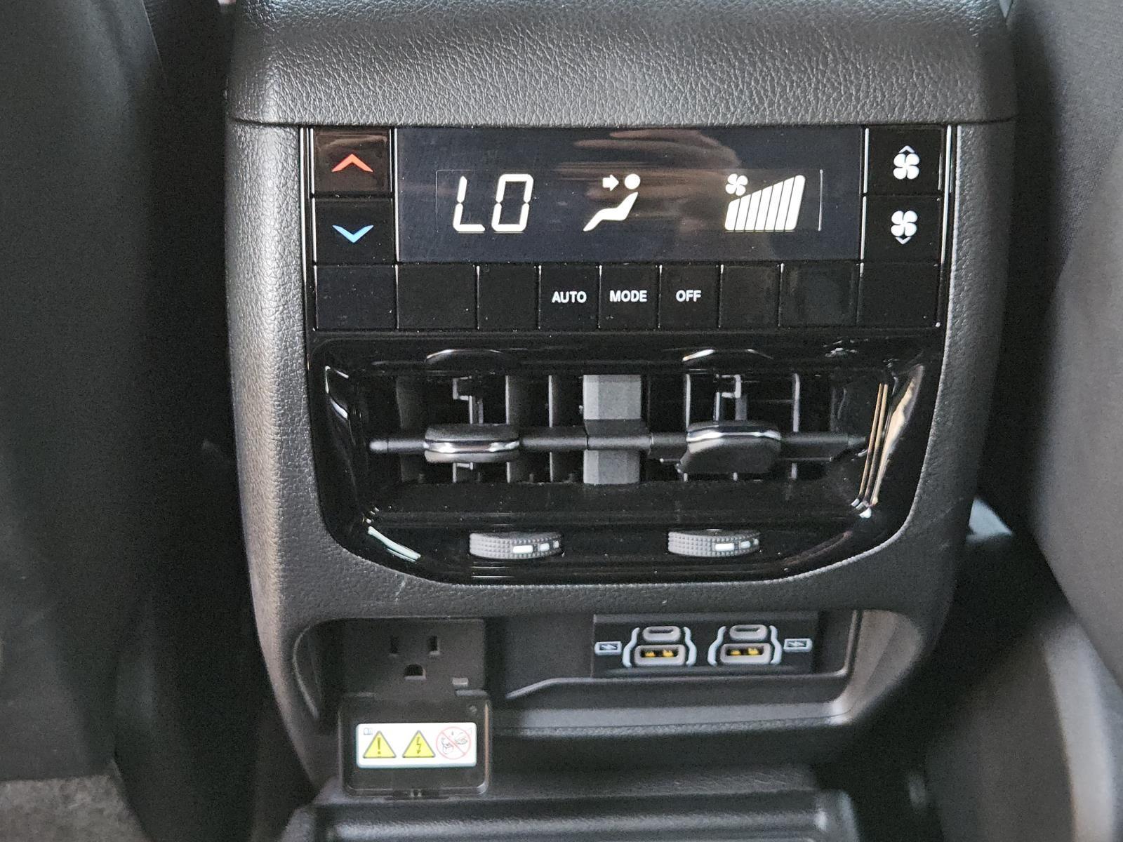2025 Jeep Grand Cherokee Altitude X photo 25