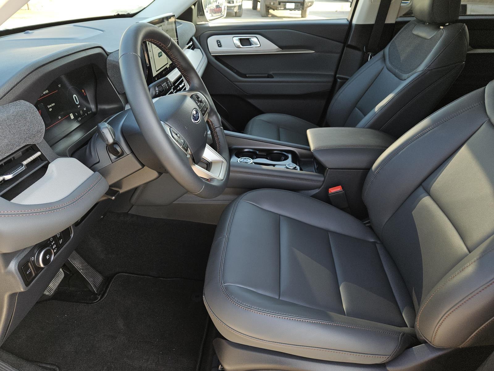 2025 Ford Explorer Active - Photo 23