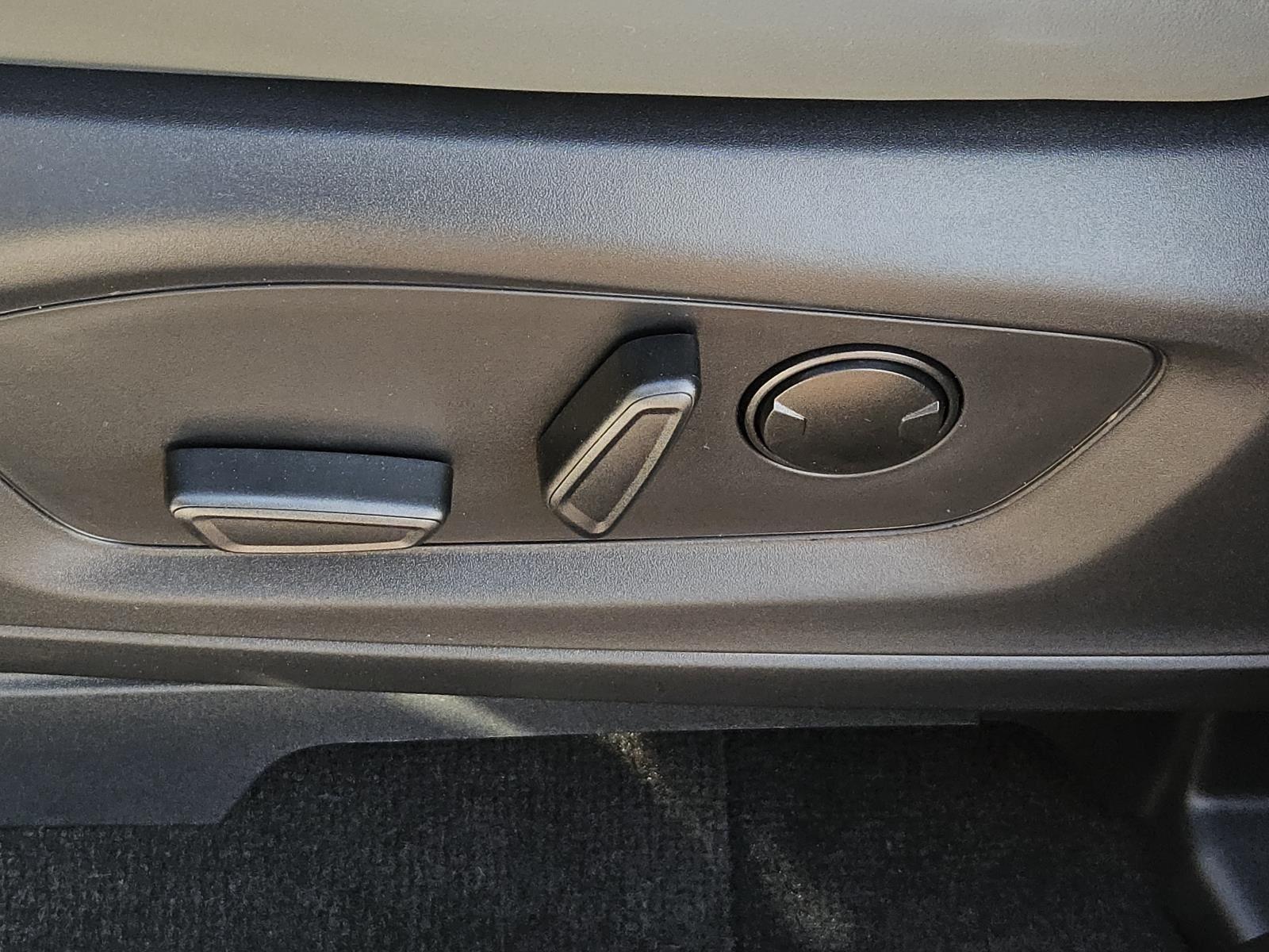 2025 Ford Explorer Active - Photo 27