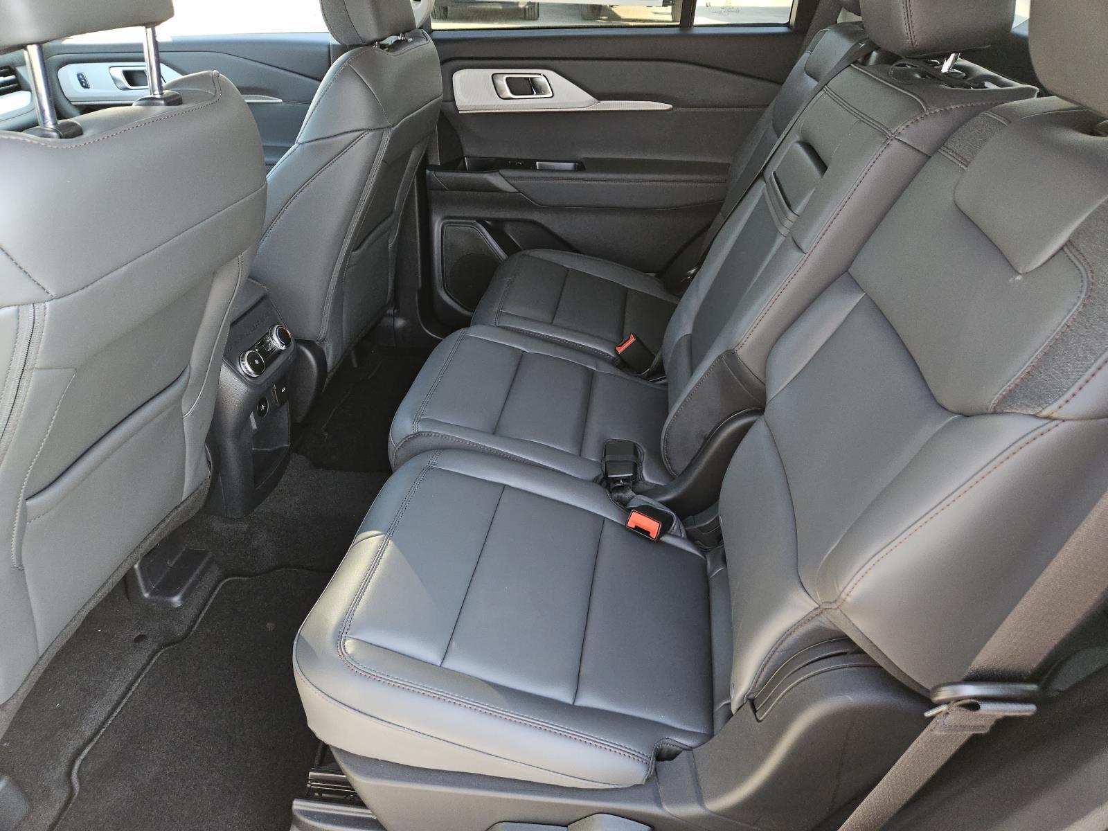 2025 Ford Explorer Active - Photo 28