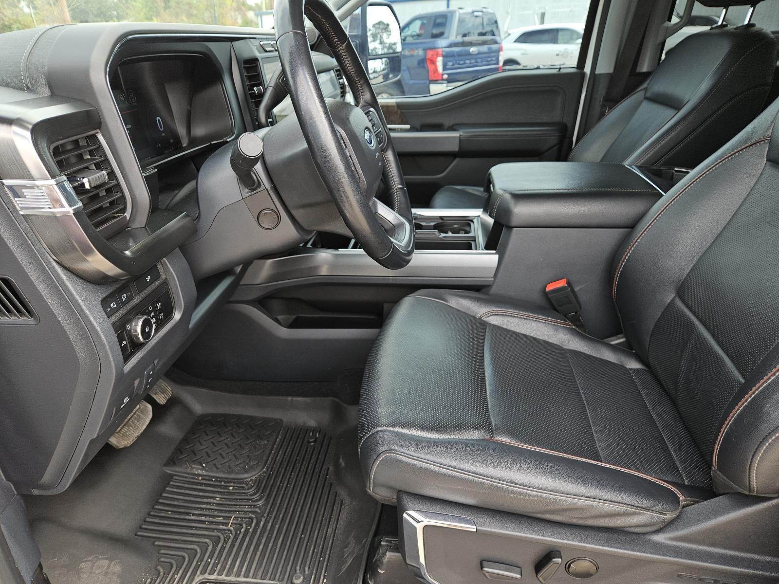 2023 Ford F-250 Lariat photo 24