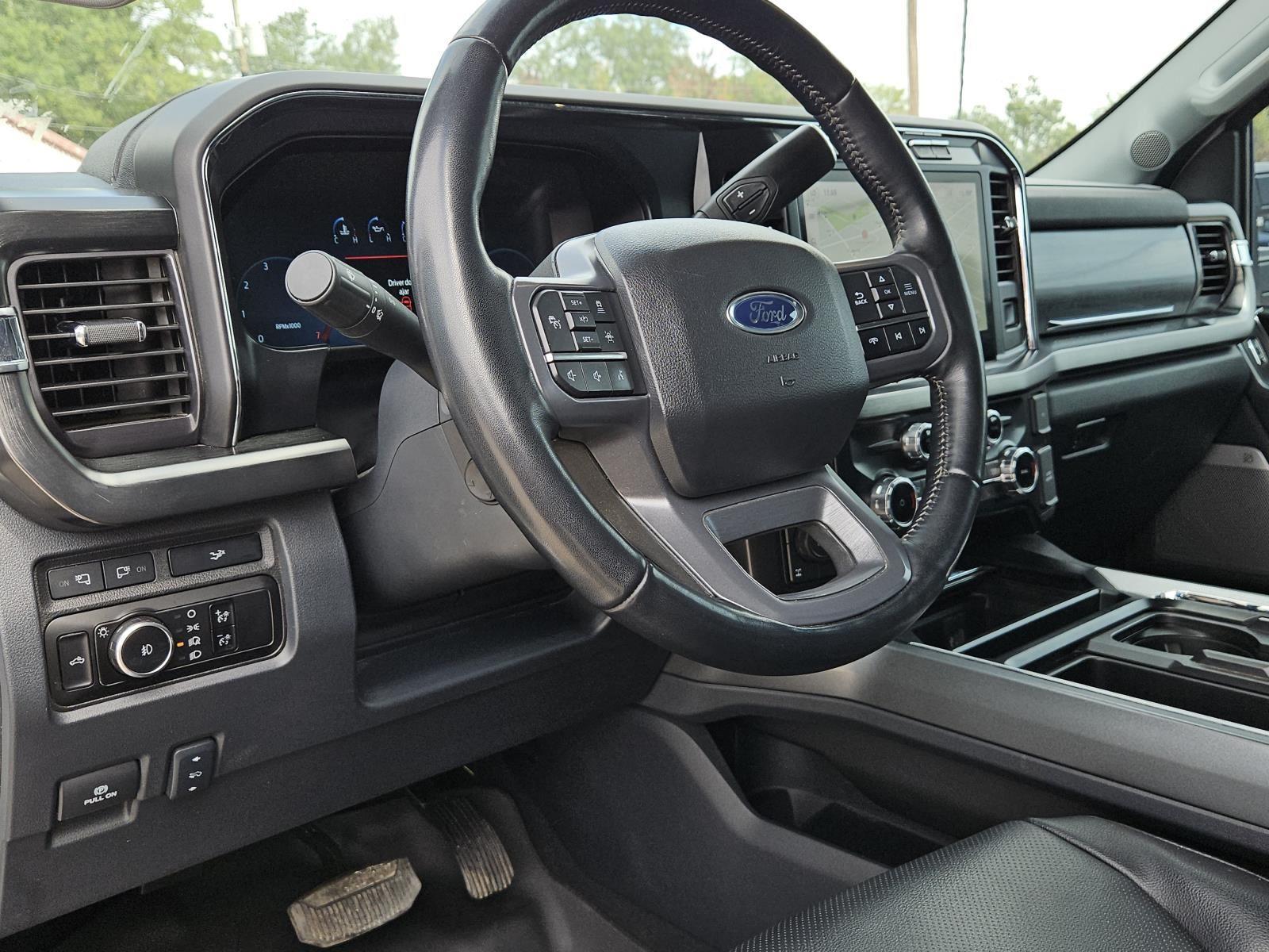 2023 Ford F-250 Lariat photo 26