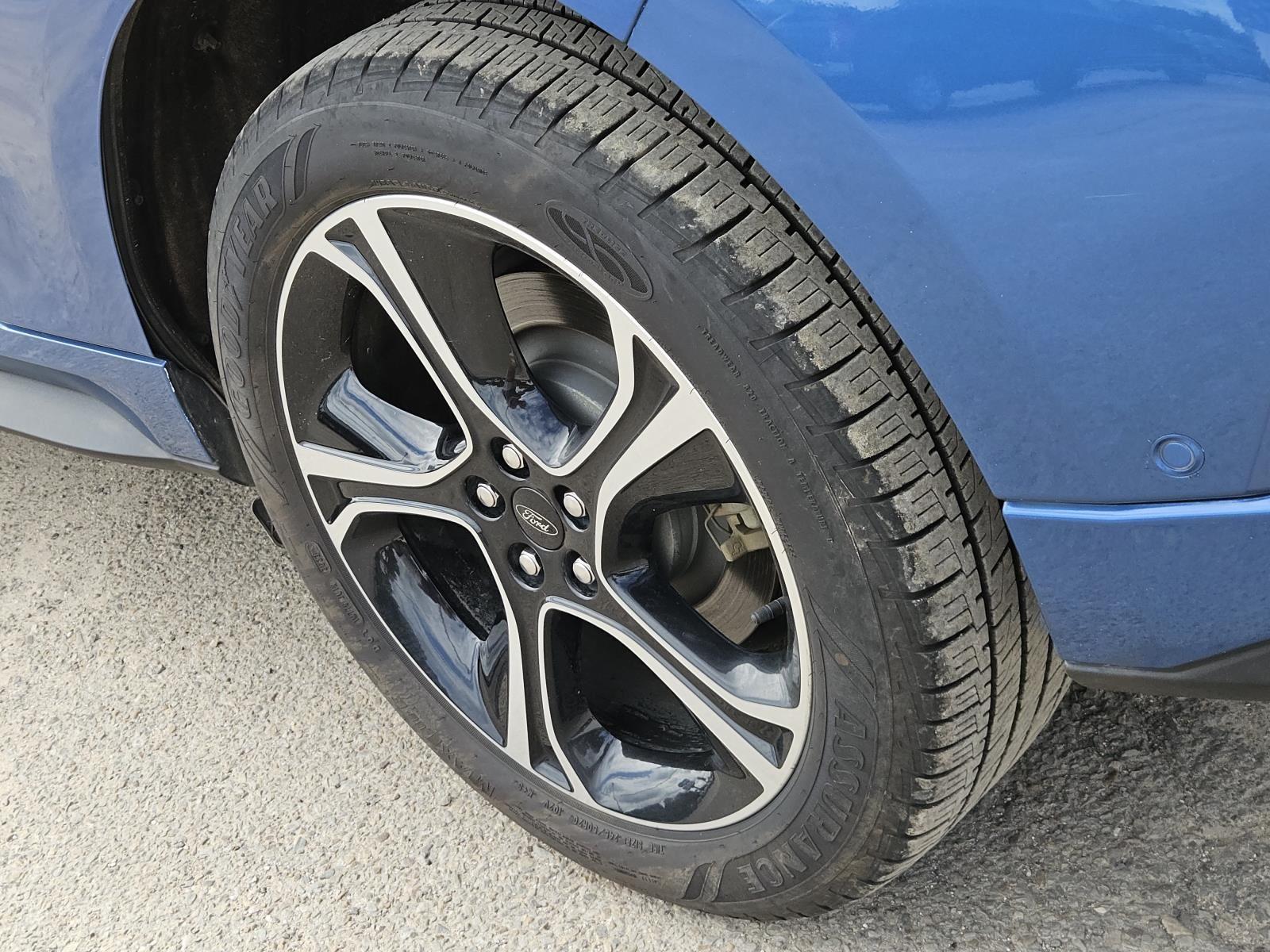 2020 Ford Edge ST photo 8