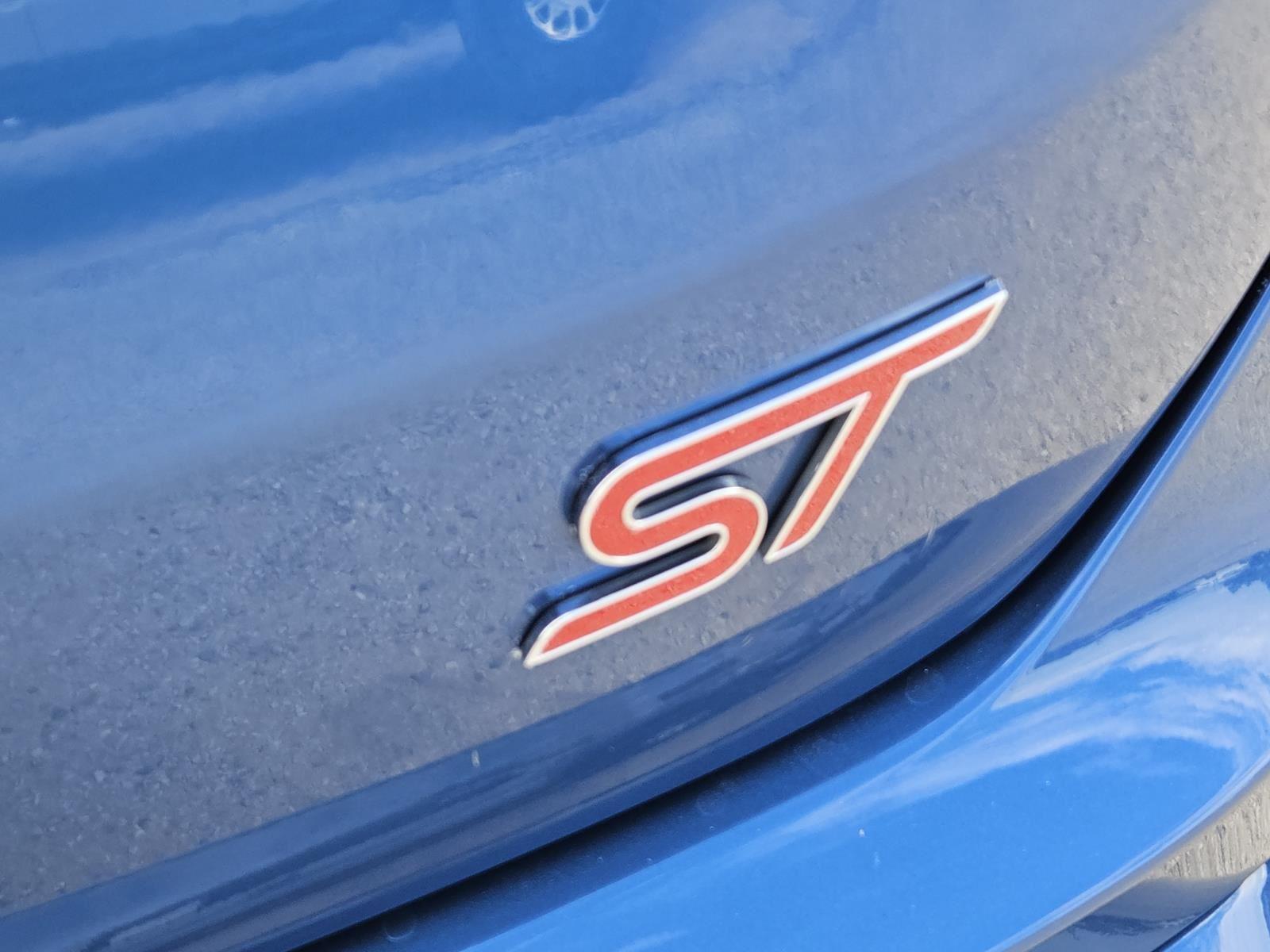 2020 Ford Edge ST photo 9