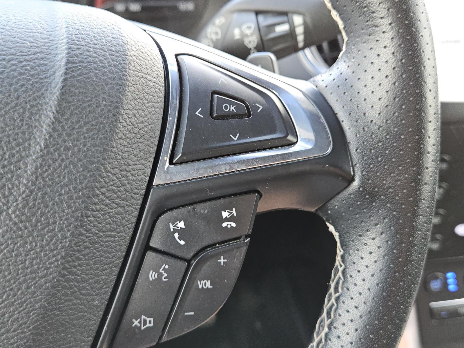 2020 Ford Edge ST photo 21