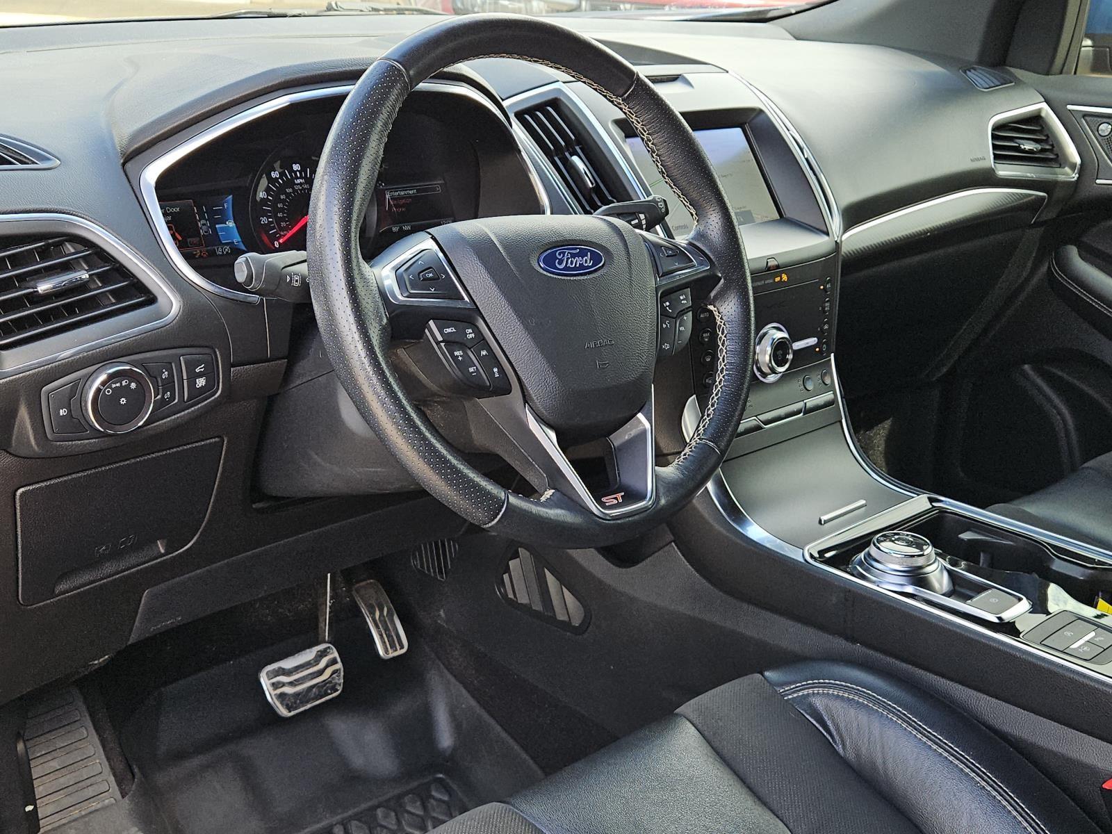 2020 Ford Edge ST photo 26