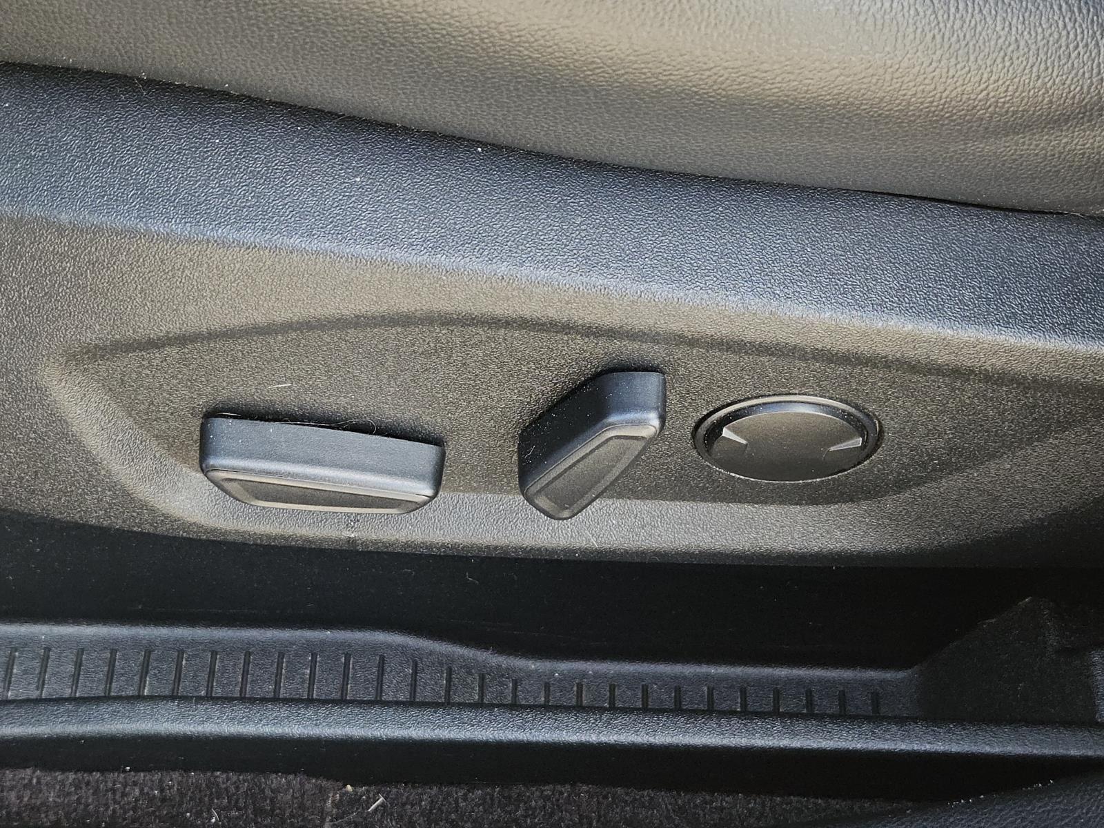 2020 Ford Edge ST photo 28