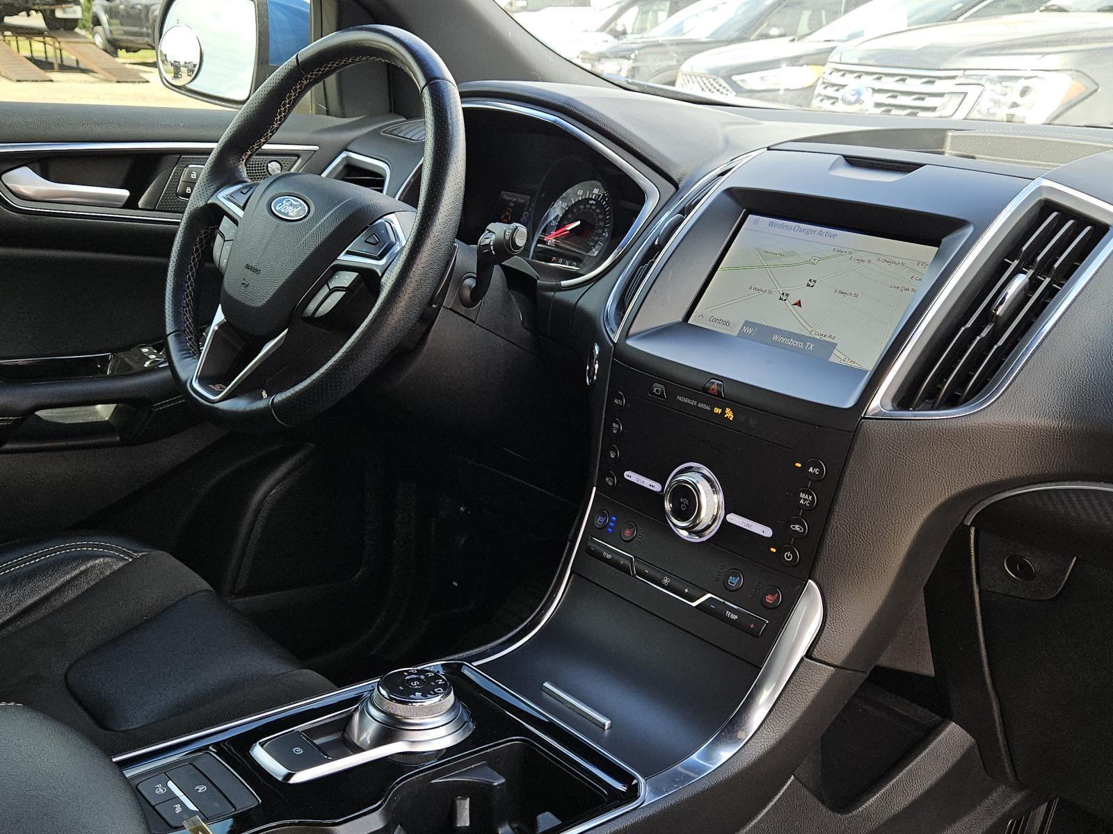 2020 Ford Edge ST photo 32