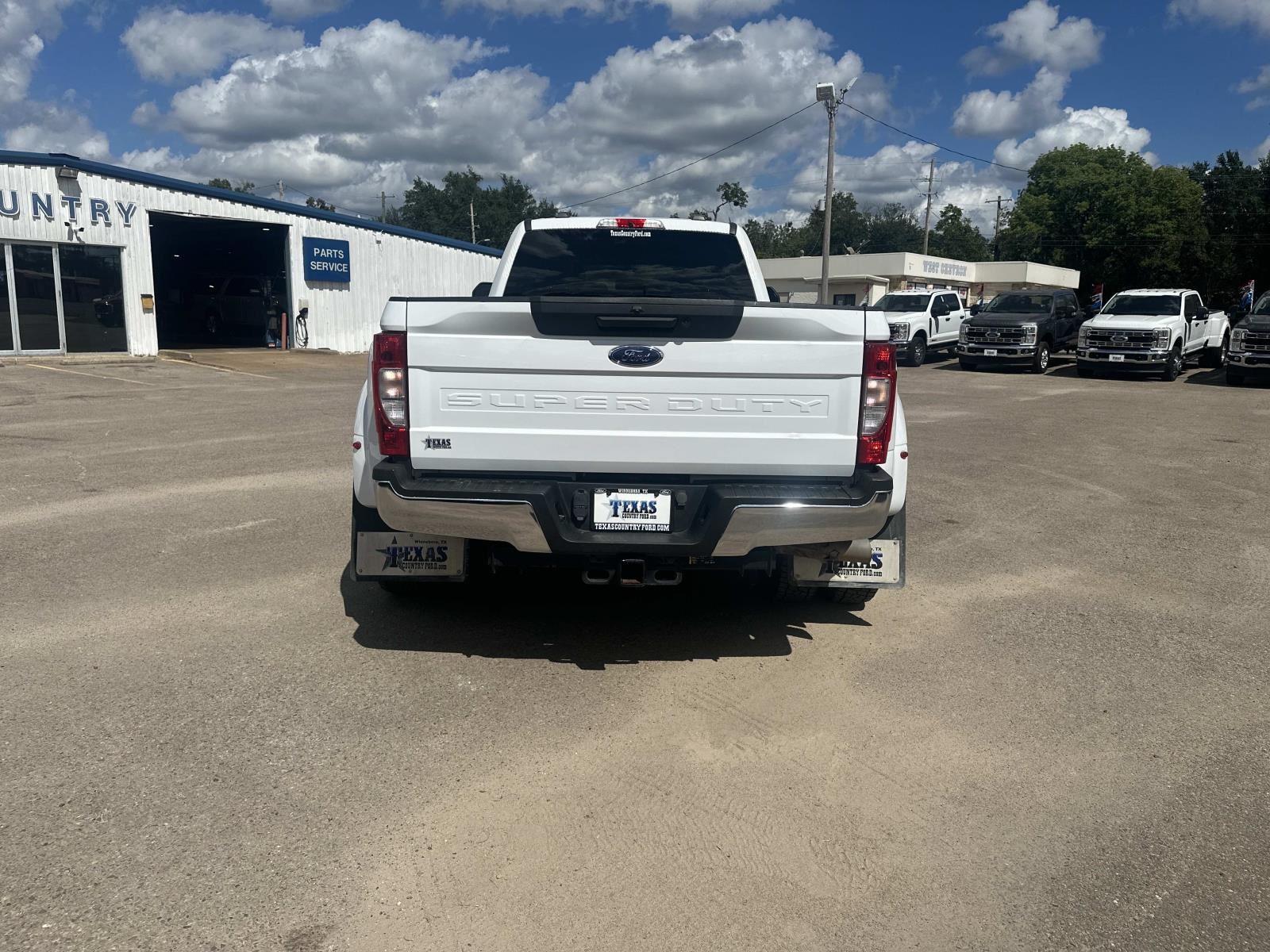 2022 Ford F-350 XL photo 3