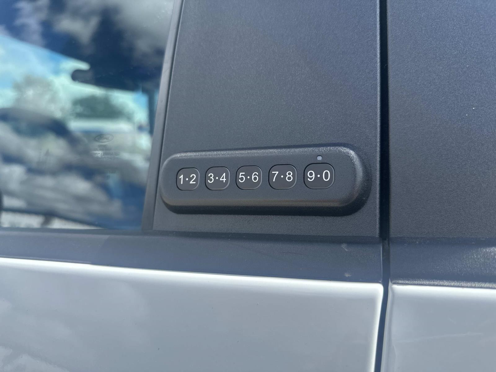 2022 Ford F-350 XL photo 7