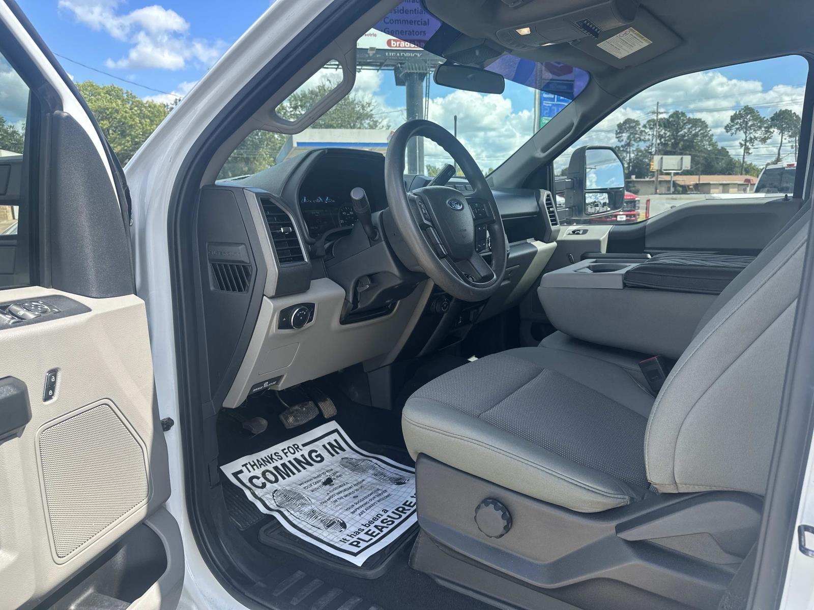 2022 Ford F-350 XL photo 8