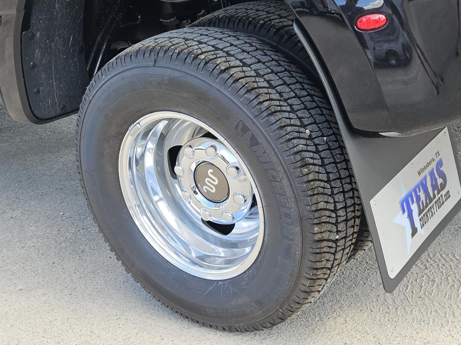 2026 Ford F-350 King Ranch photo 3