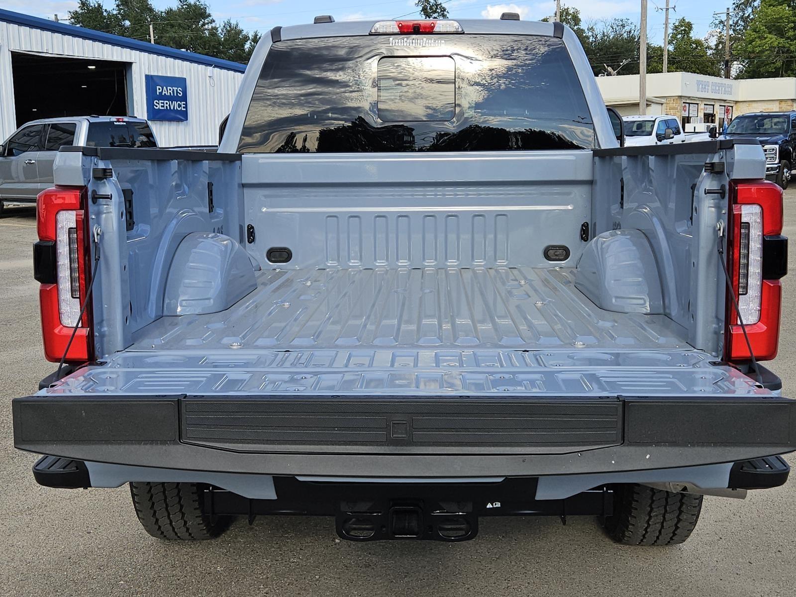 2026 Ford F-250 Super Duty Platinum - Photo 8