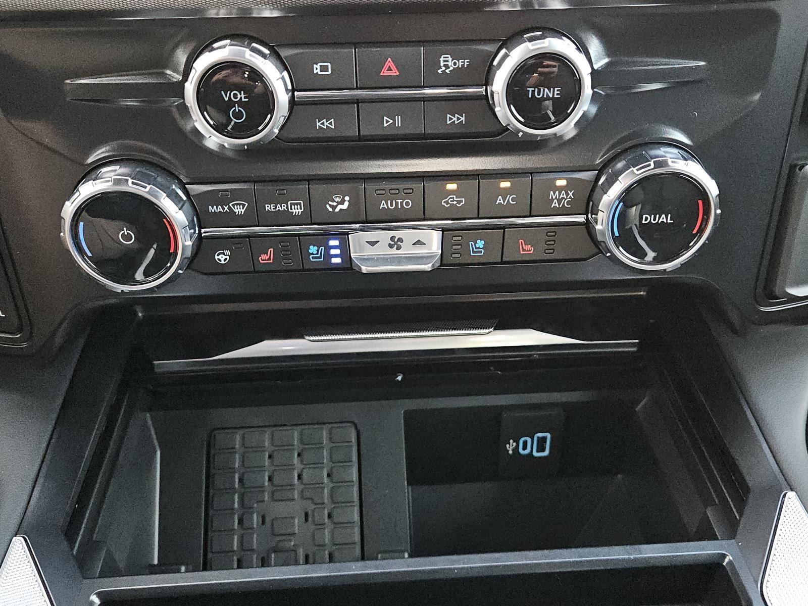 2026 Ford F-250 Super Duty Platinum - Photo 15